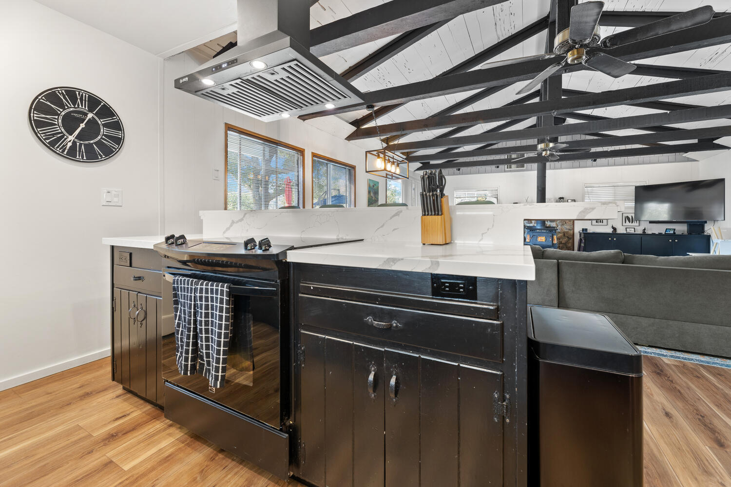 43157 Redstone Ln, Three Rivers, CA 93271