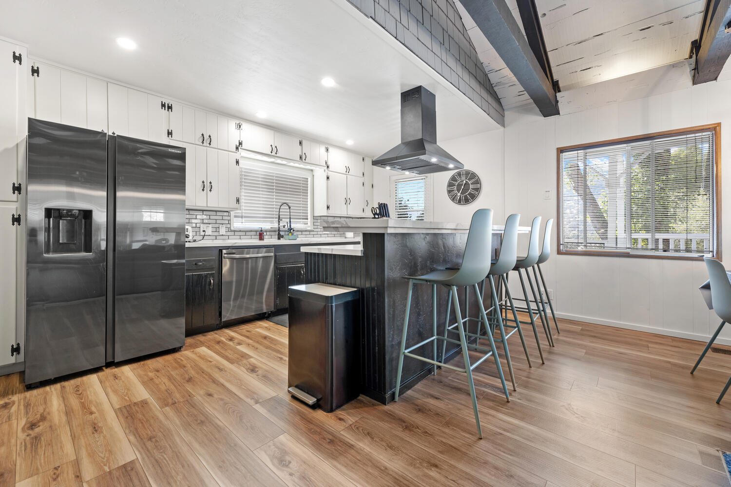 43157 Redstone Ln, Three Rivers, CA 93271