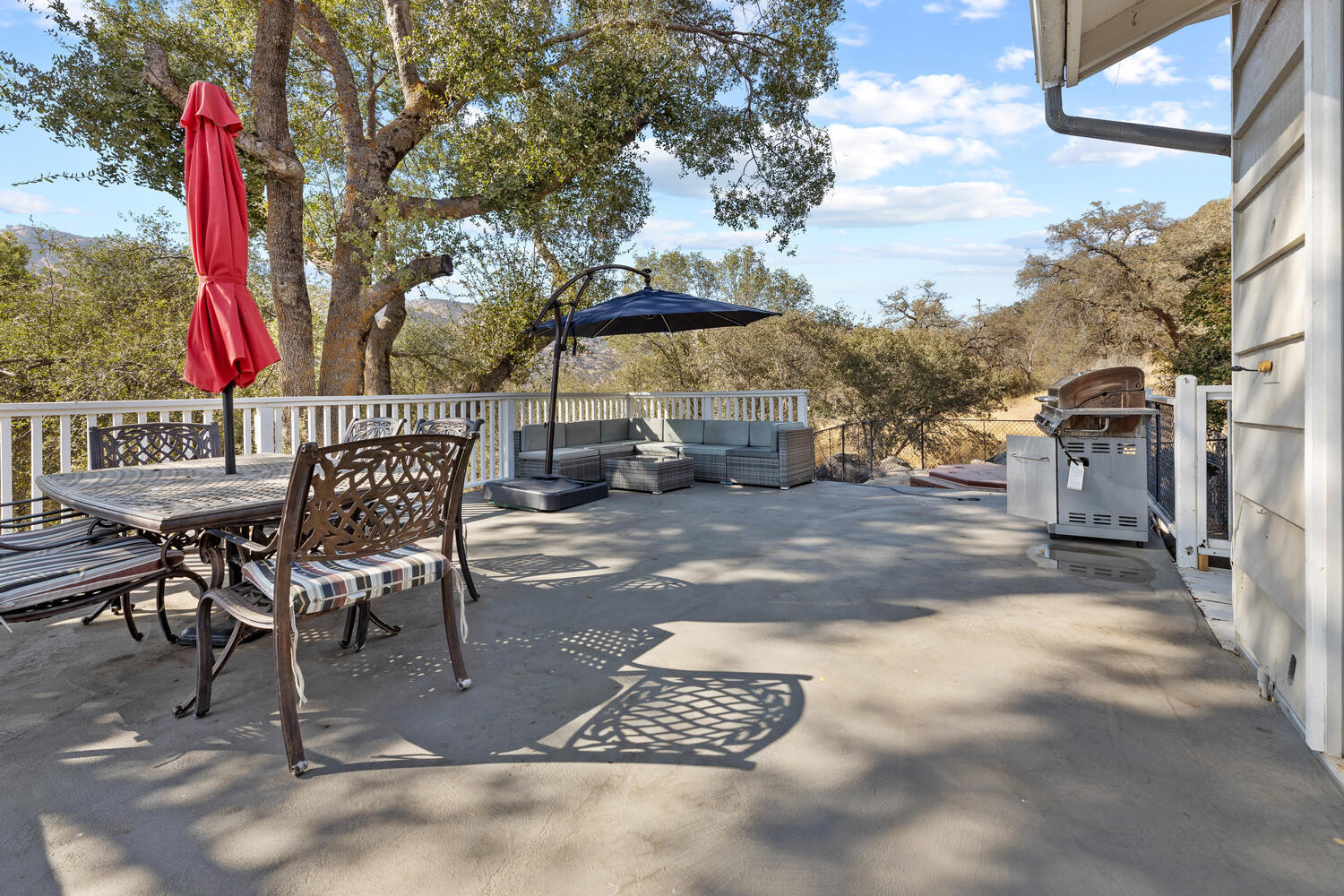 43157 Redstone Ln, Three Rivers, CA 93271