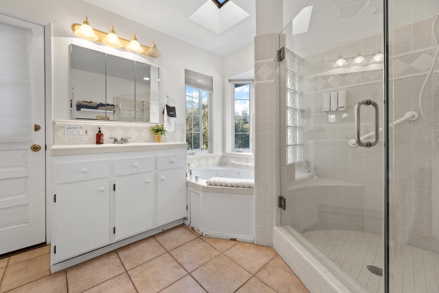 43157 Redstone Ln, Three Rivers, CA 93271