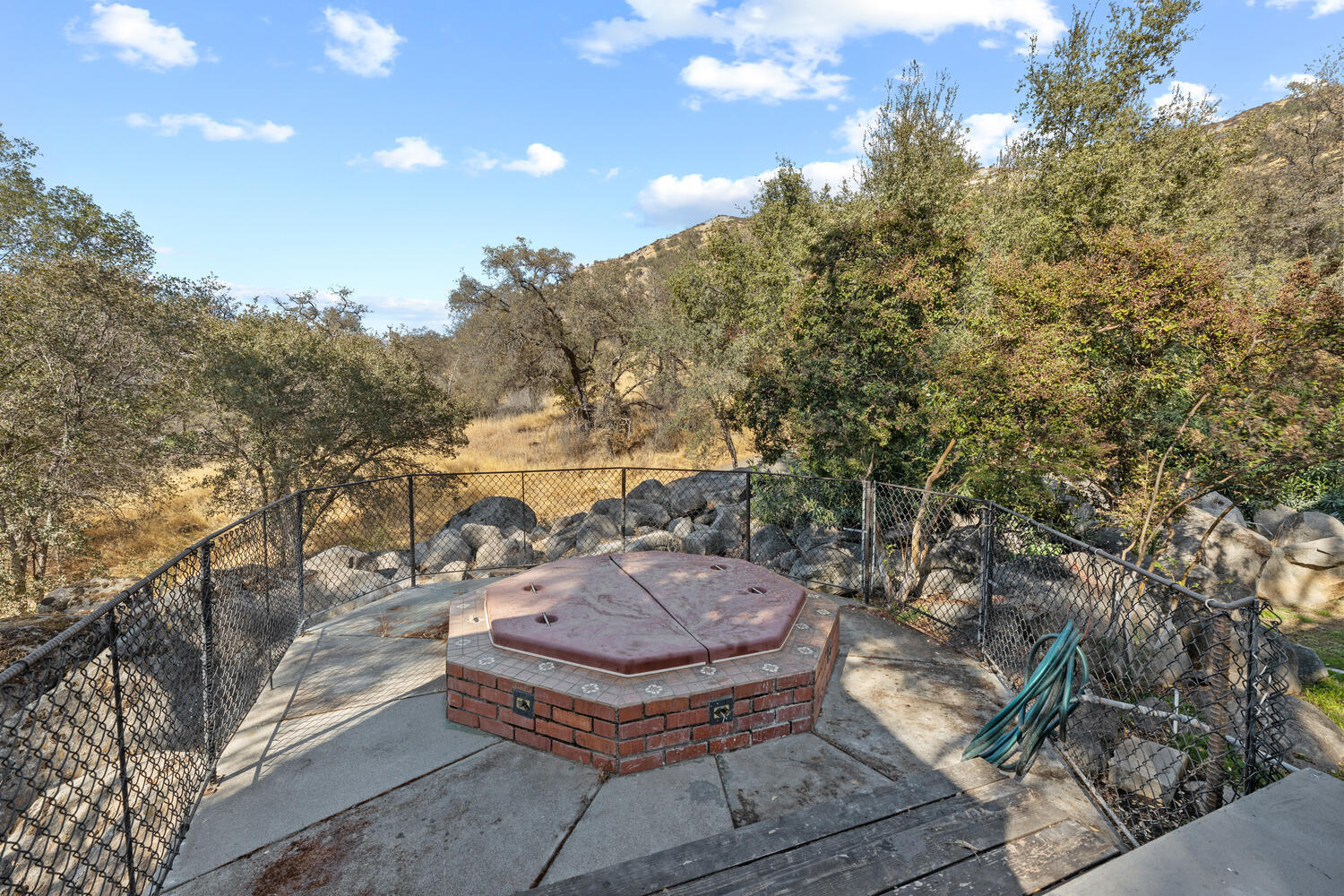43157 Redstone Ln, Three Rivers, CA 93271