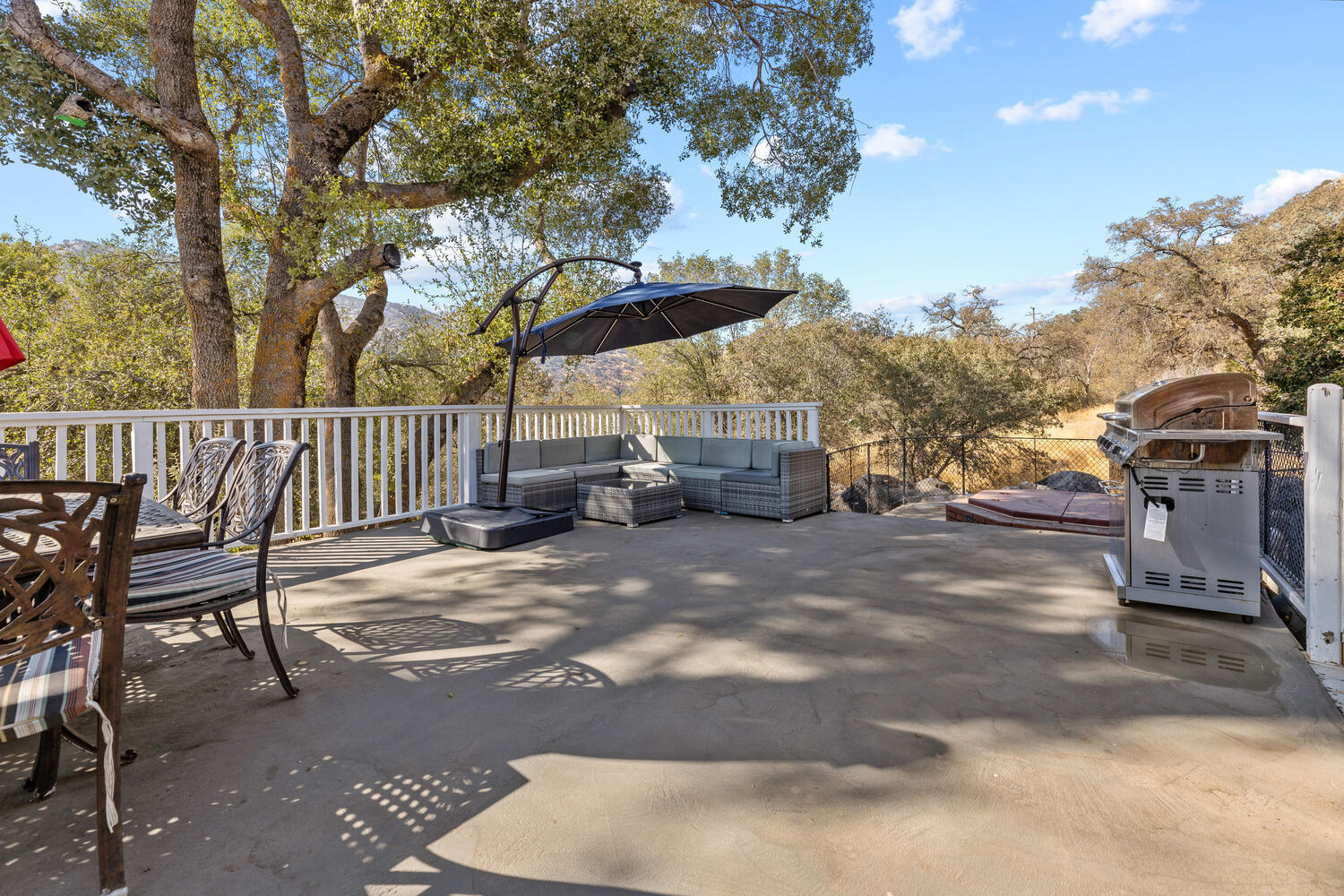 43157 Redstone Ln, Three Rivers, CA 93271