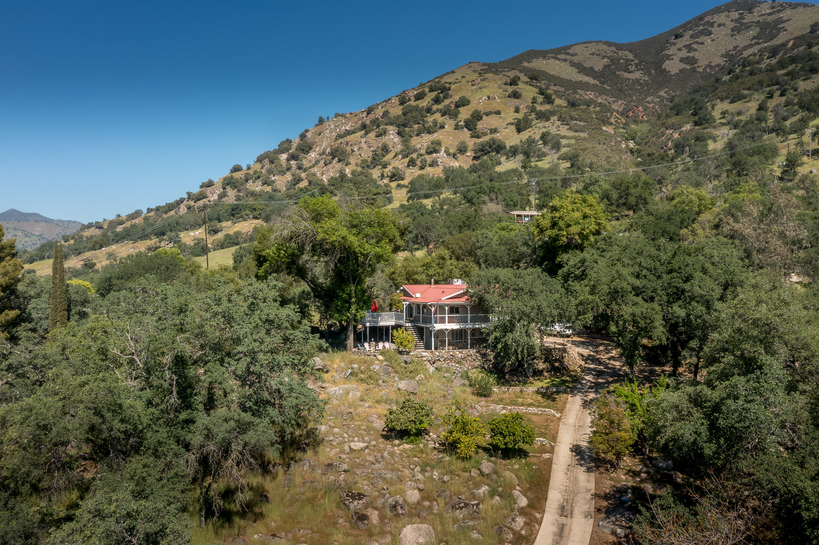 43157 Redstone Ln, Three Rivers, CA 93271