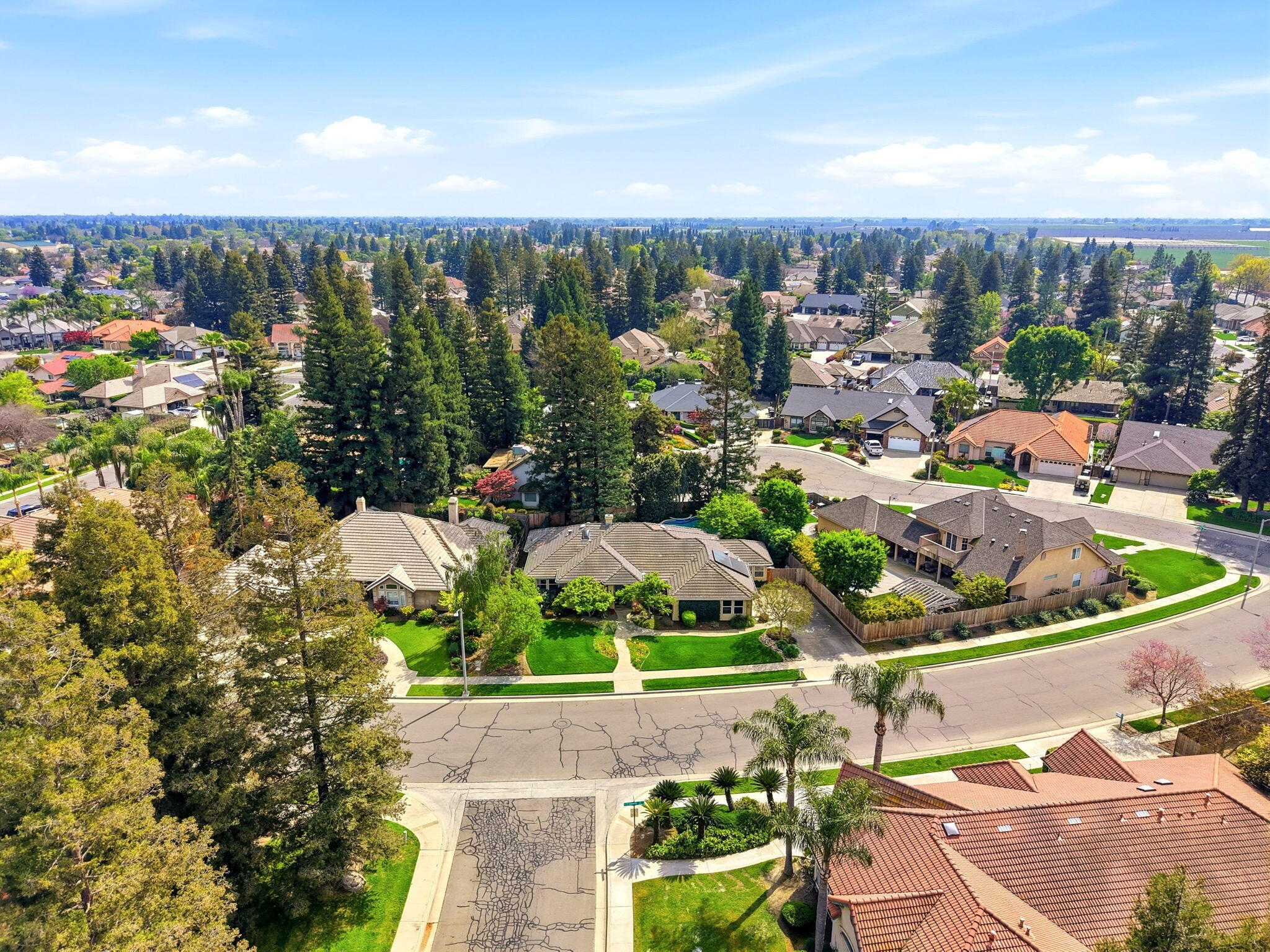 2134 SW Cottonwood Cir, Visalia, CA 93277