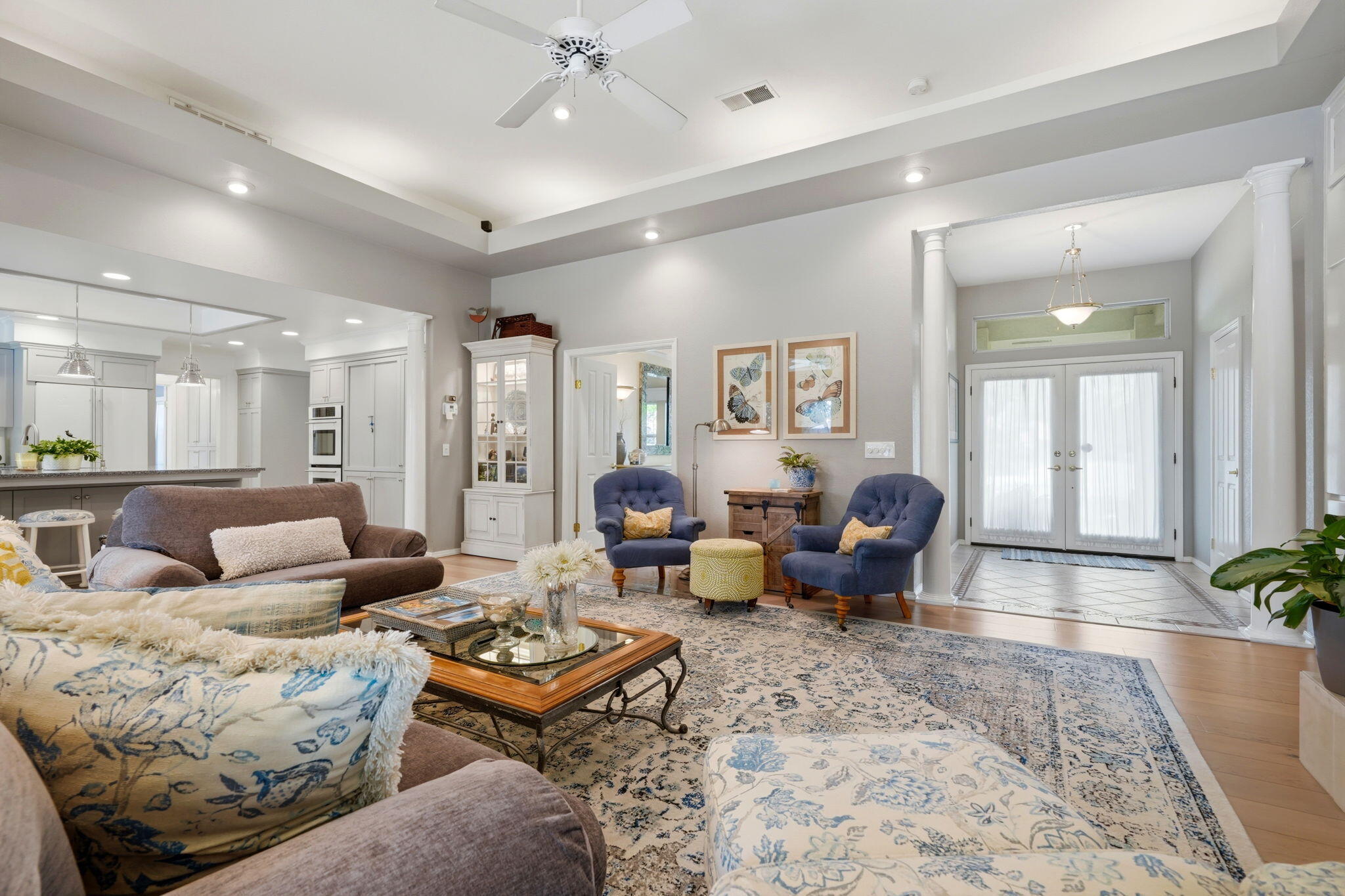 2134 SW Cottonwood Cir, Visalia, CA 93277