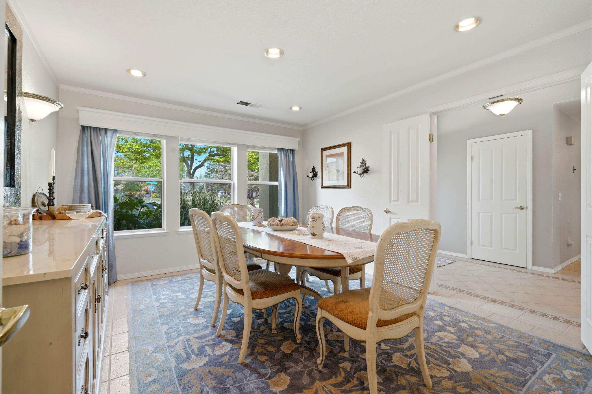 2134 SW Cottonwood Cir, Visalia, CA 93277