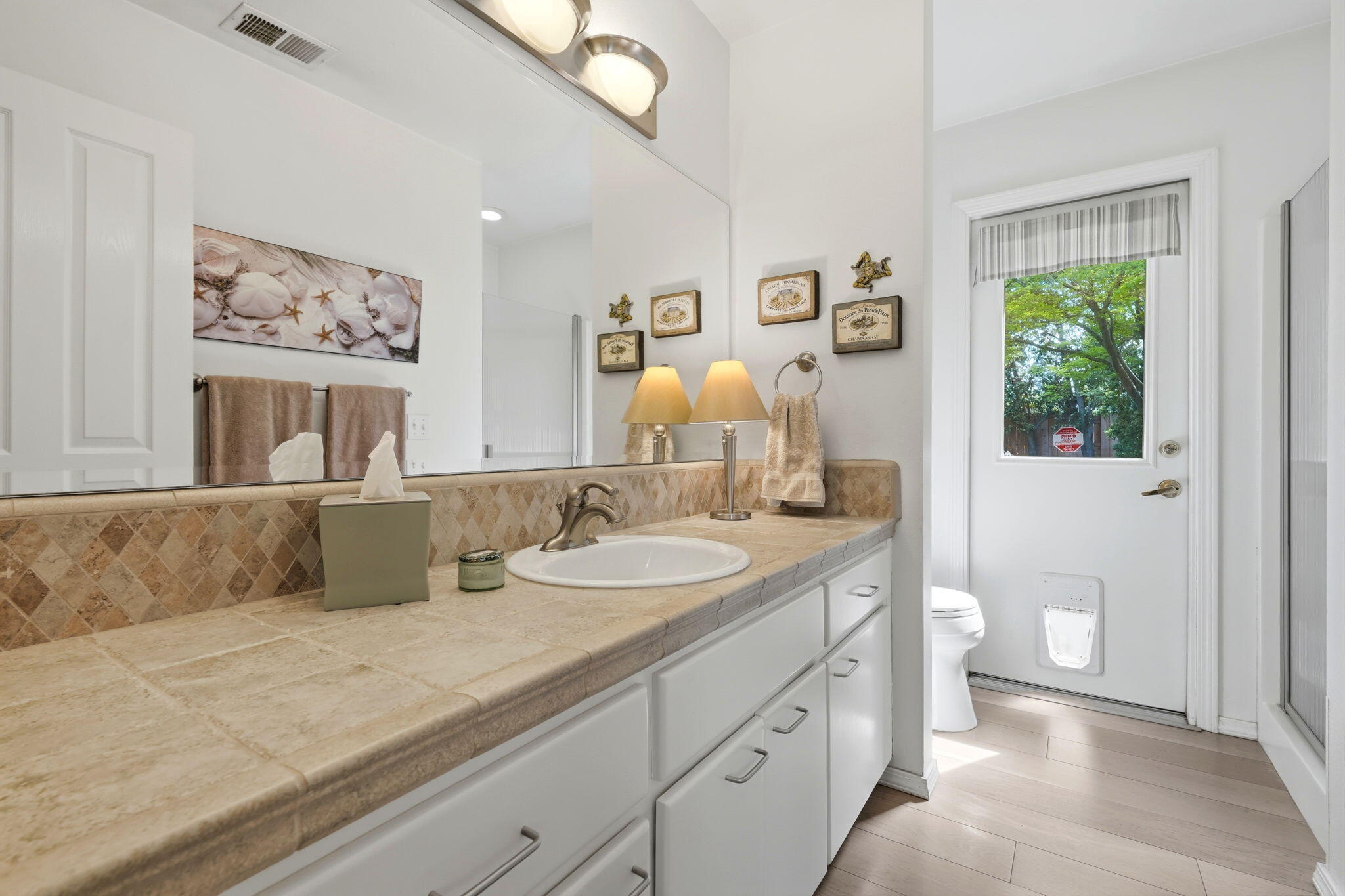 2134 SW Cottonwood Cir, Visalia, CA 93277