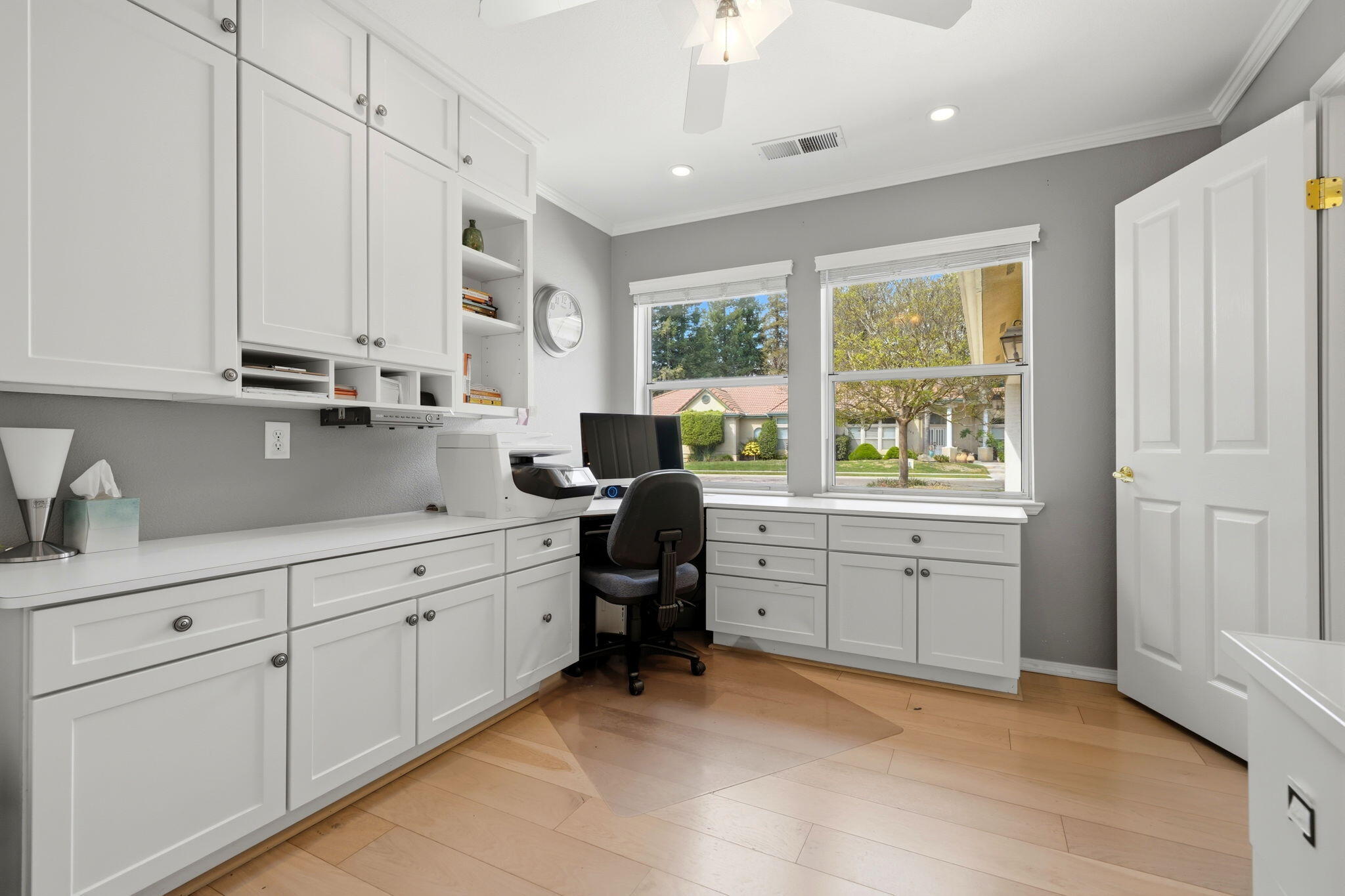 2134 SW Cottonwood Cir, Visalia, CA 93277