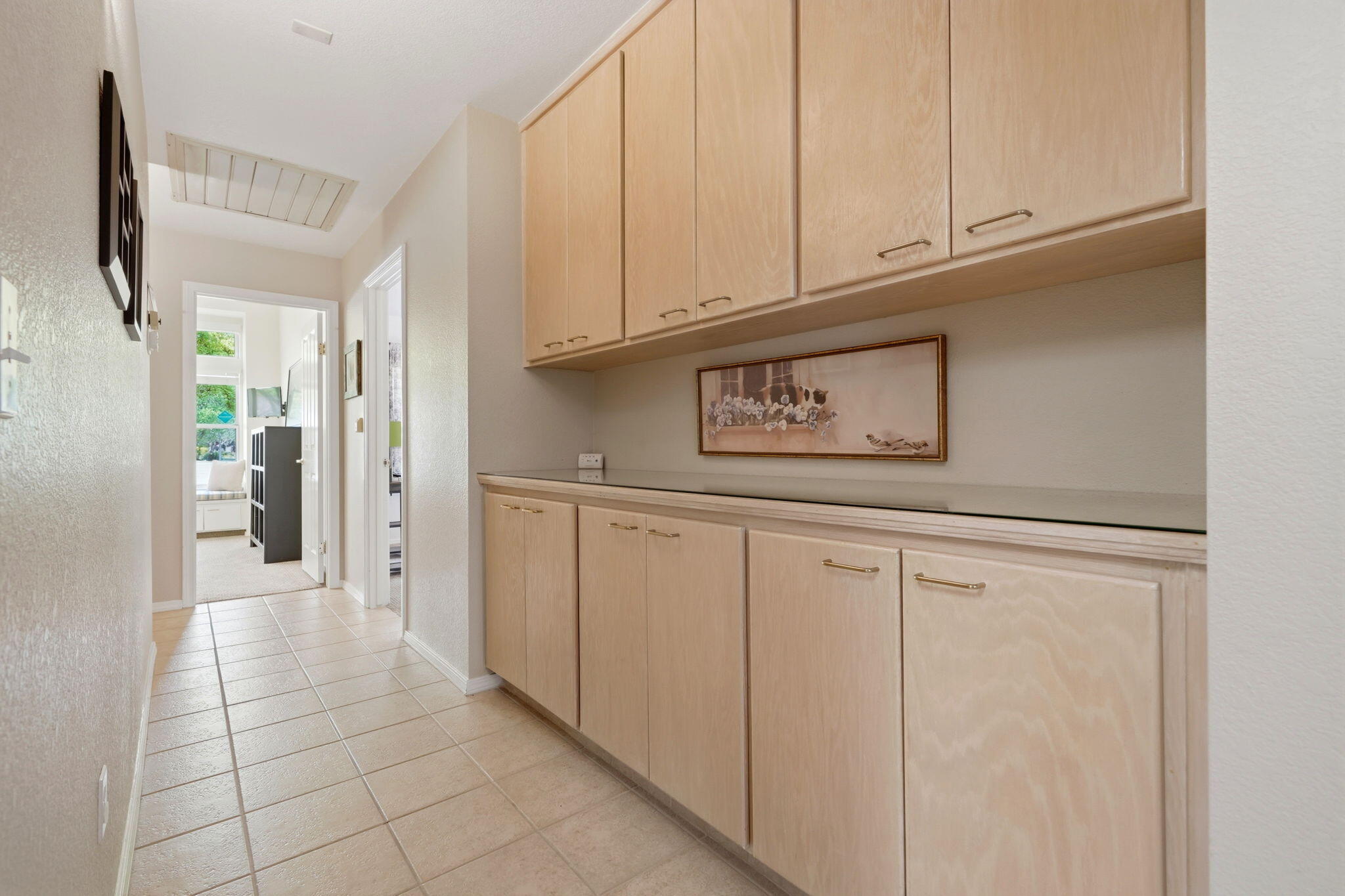 2134 SW Cottonwood Cir, Visalia, CA 93277