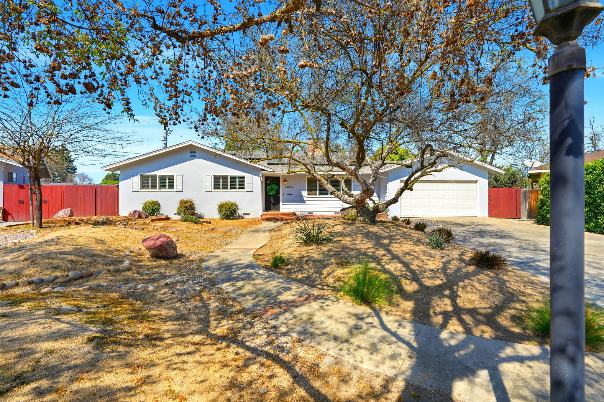 2832 W Sue Ave, Visalia, CA 93277
