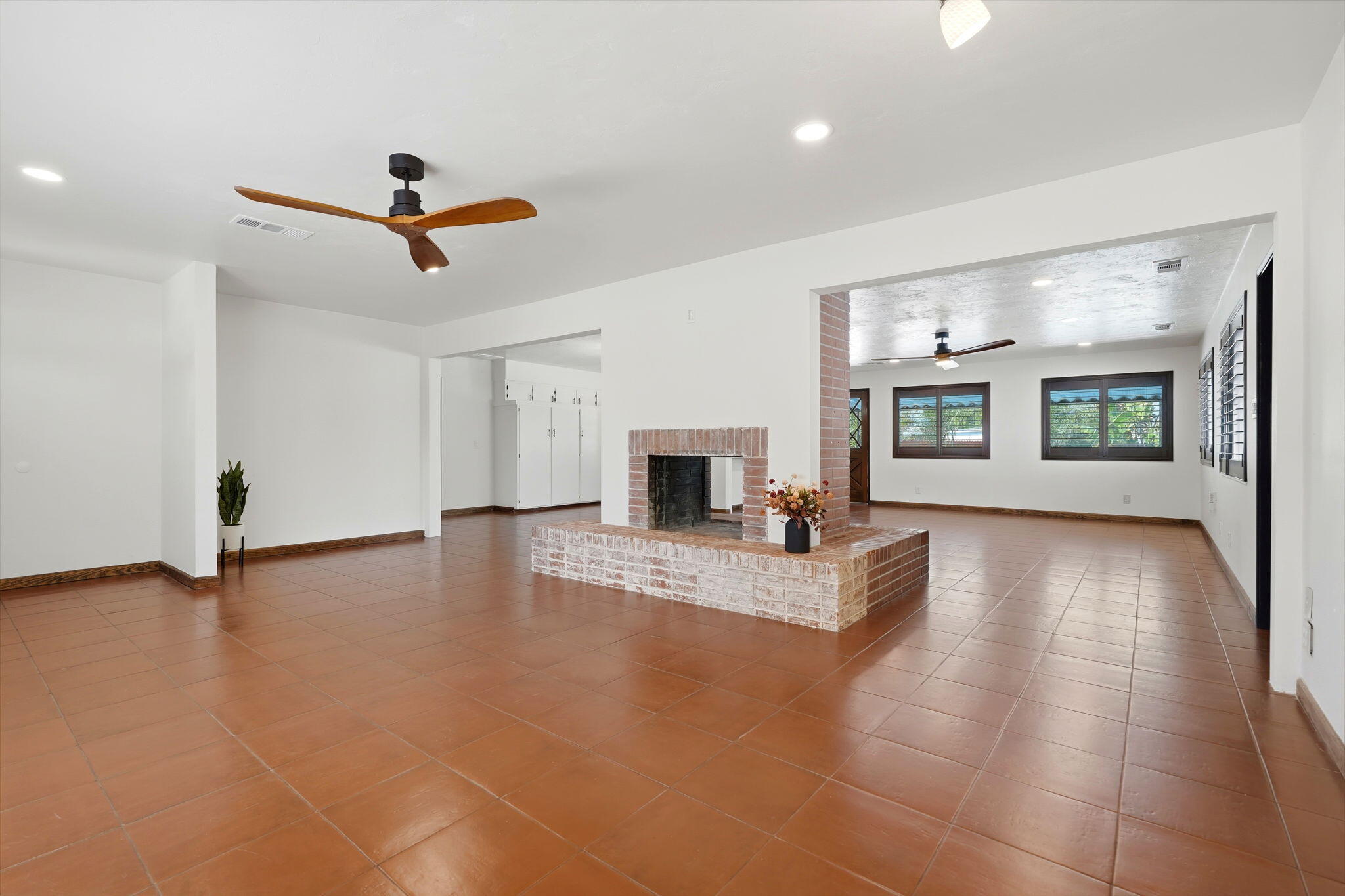 2832 W Sue Ave, Visalia, CA 93277