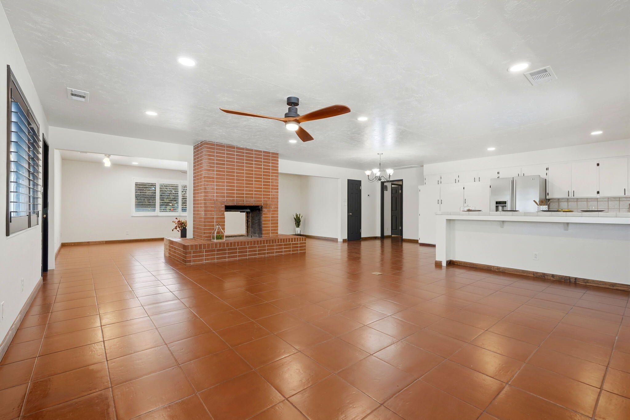 2832 W Sue Ave, Visalia, CA 93277