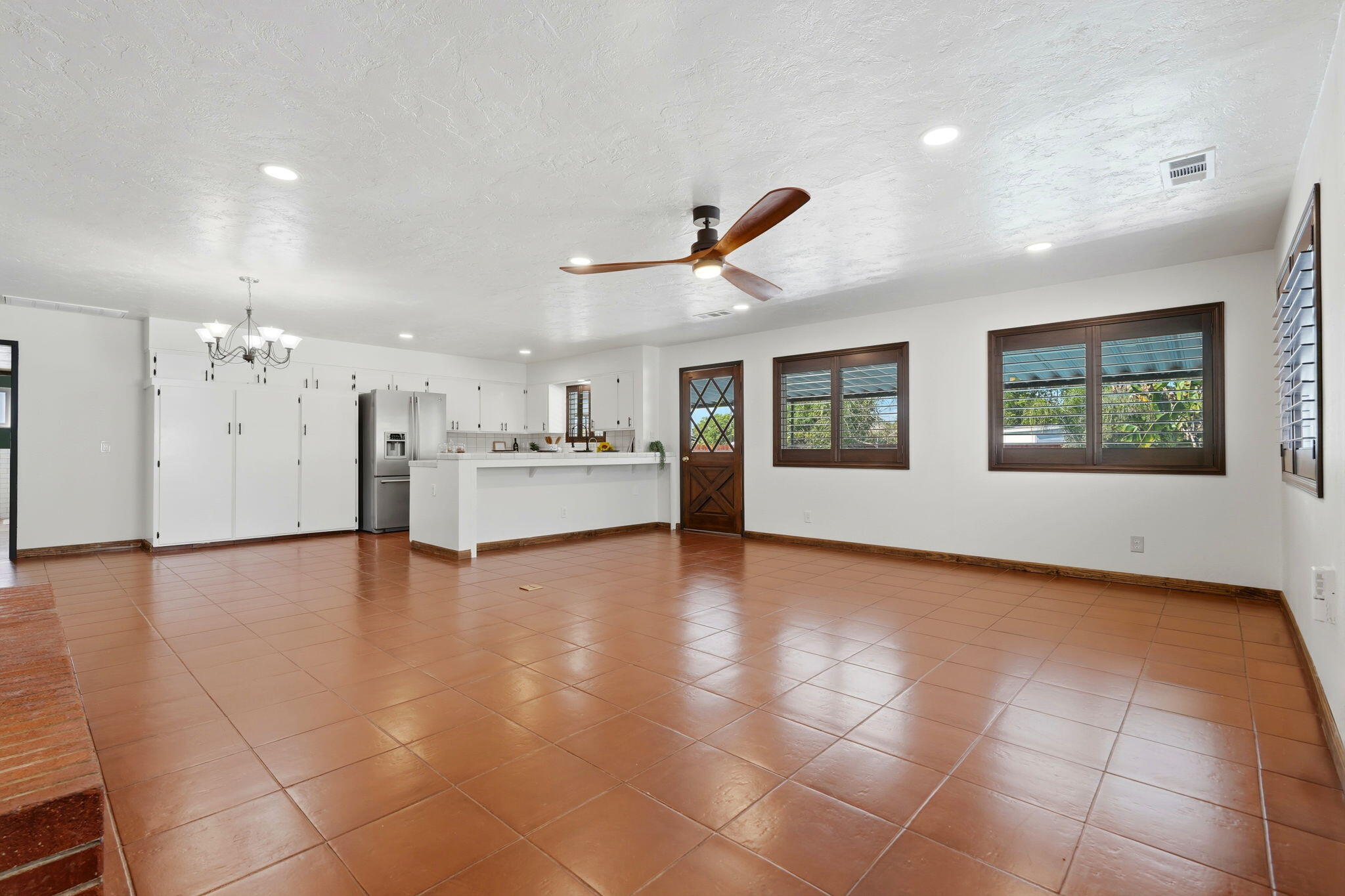 2832 W Sue Ave, Visalia, CA 93277