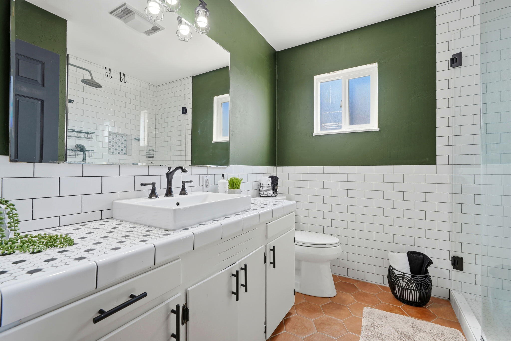 2832 W Sue Ave, Visalia, CA 93277