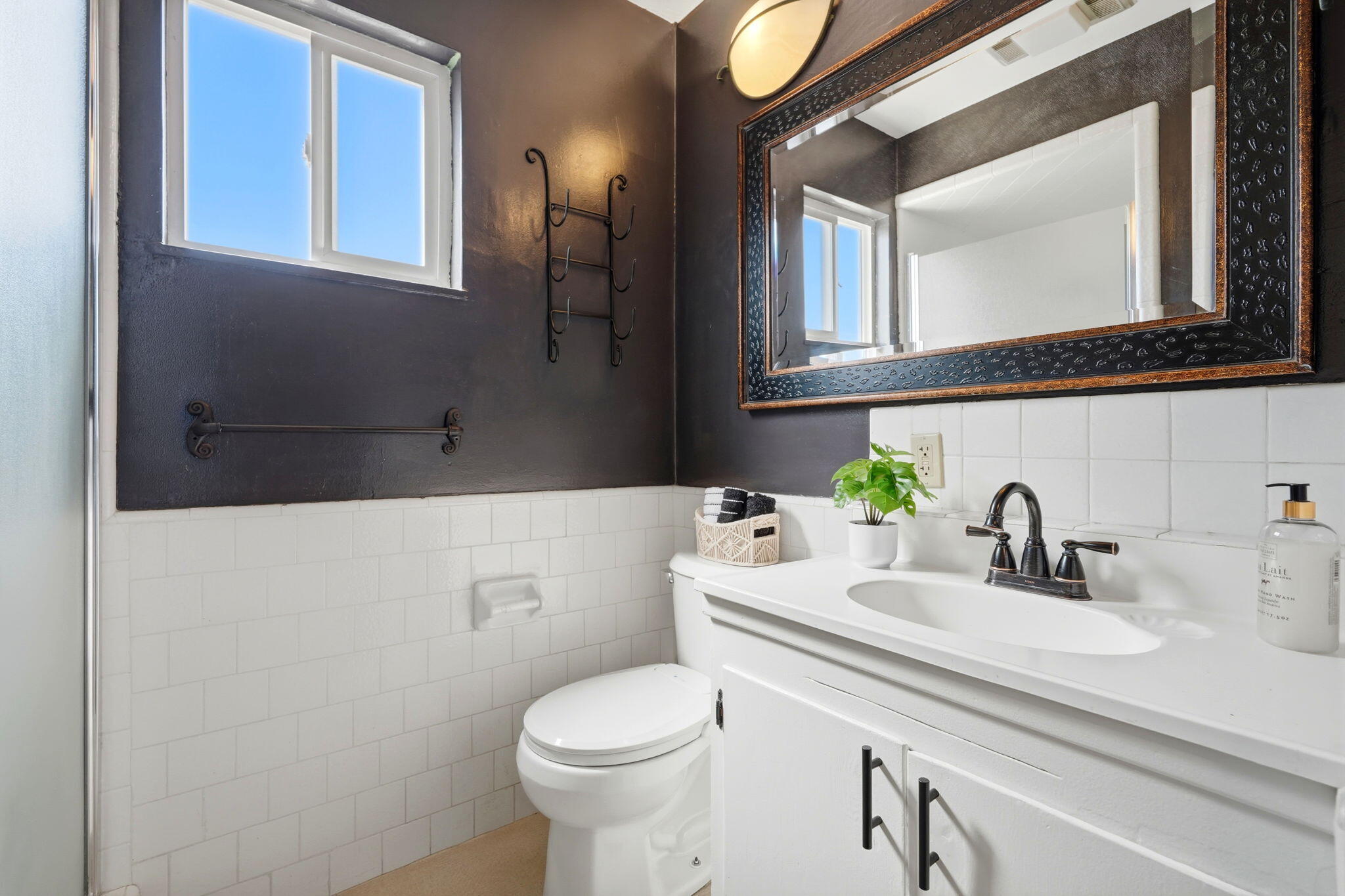 2832 W Sue Ave, Visalia, CA 93277