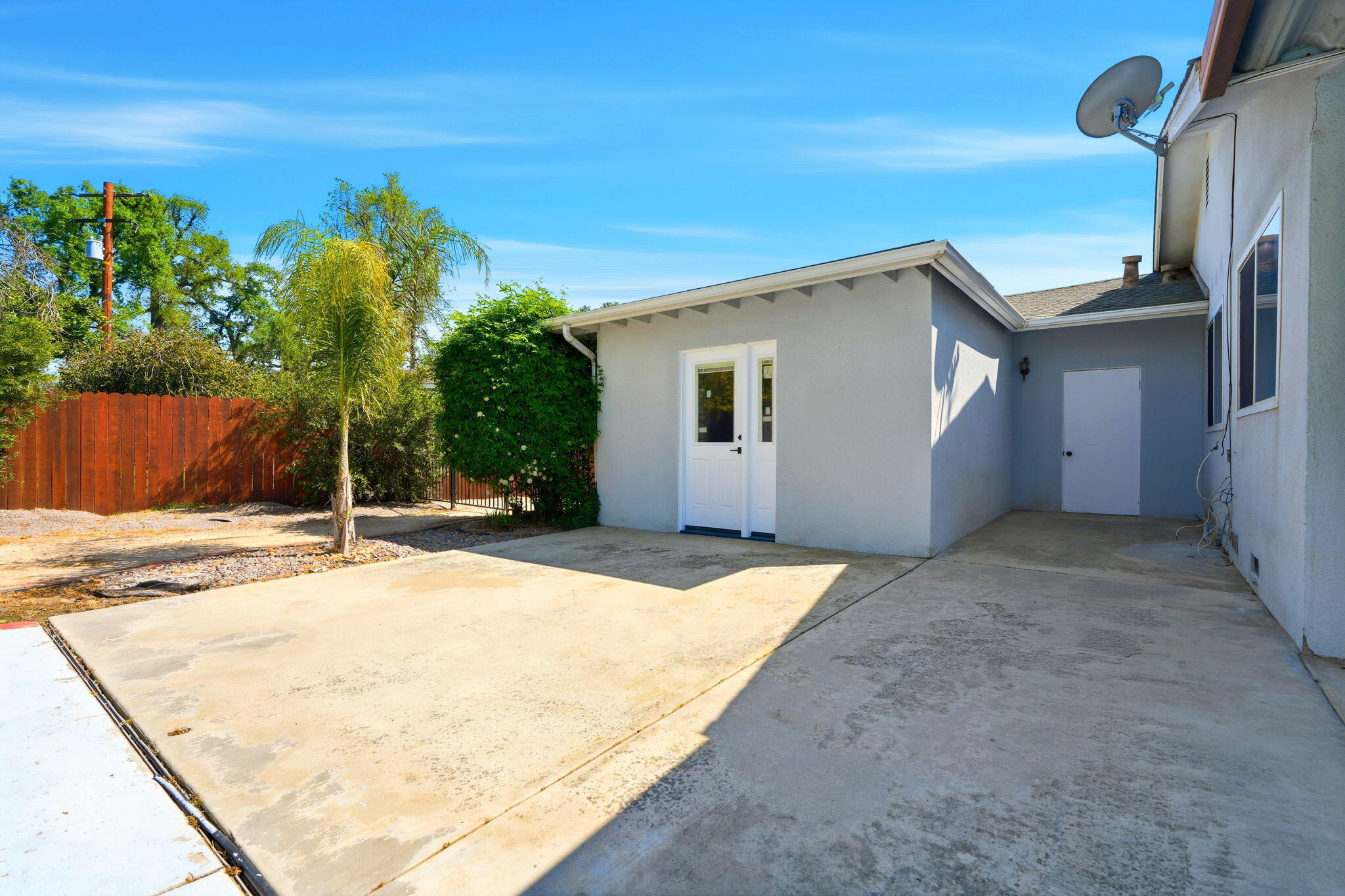 2832 W Sue Ave, Visalia, CA 93277