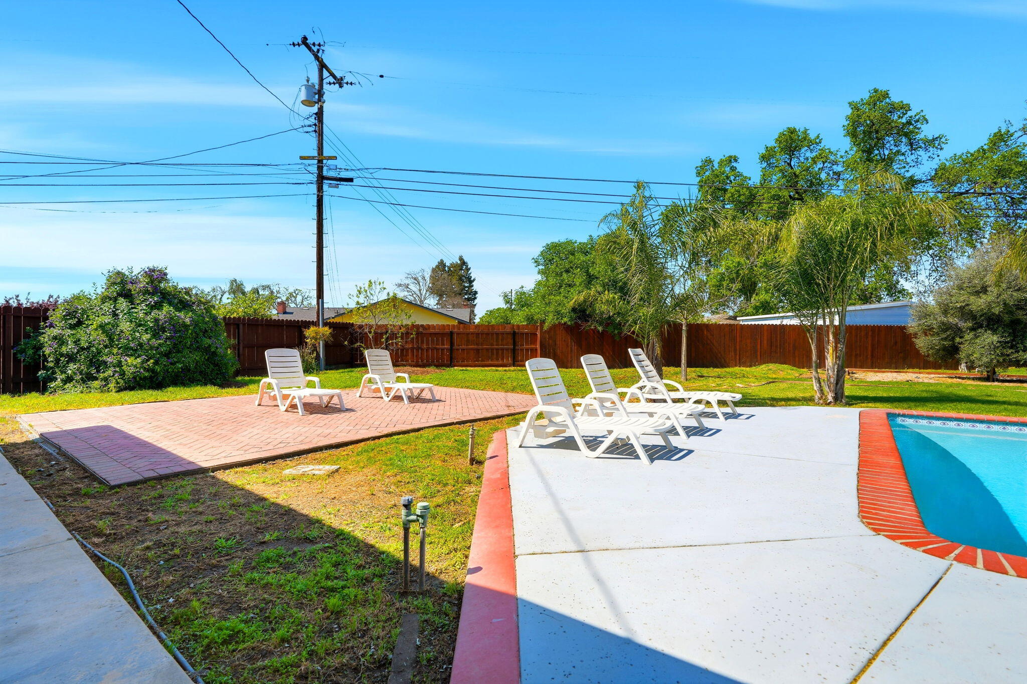 2832 W Sue Ave, Visalia, CA 93277