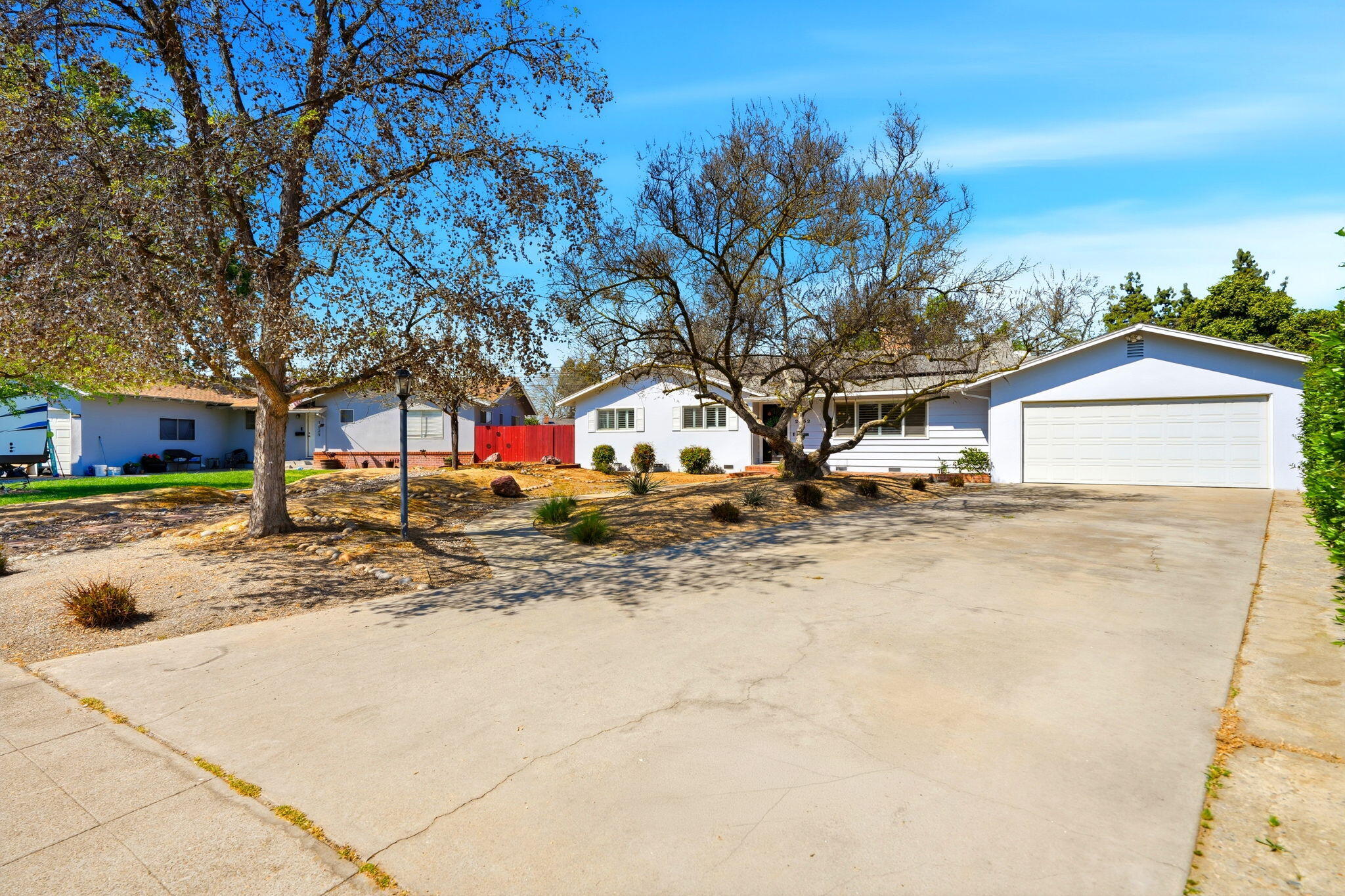 2832 W Sue Ave, Visalia, CA 93277