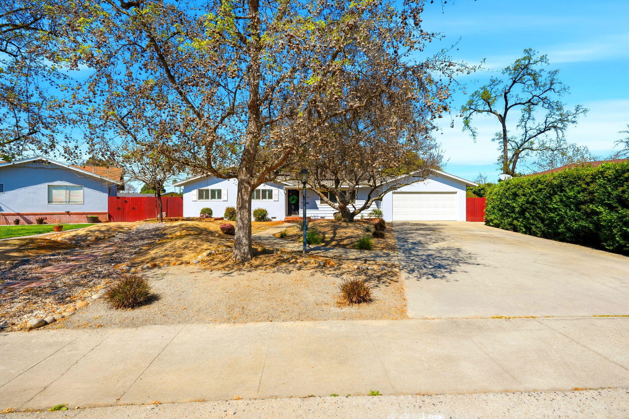 2832 W Sue Ave, Visalia, CA 93277