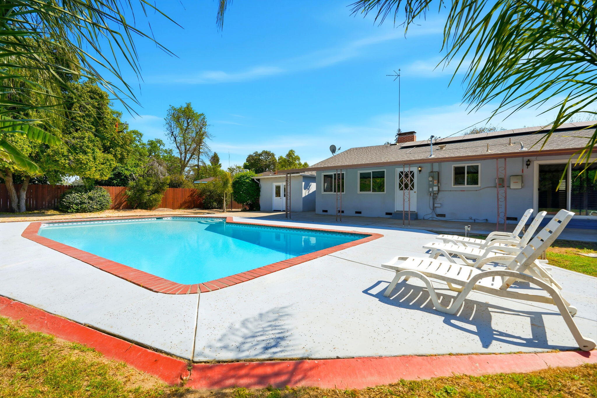 2832 W Sue Ave, Visalia, CA 93277