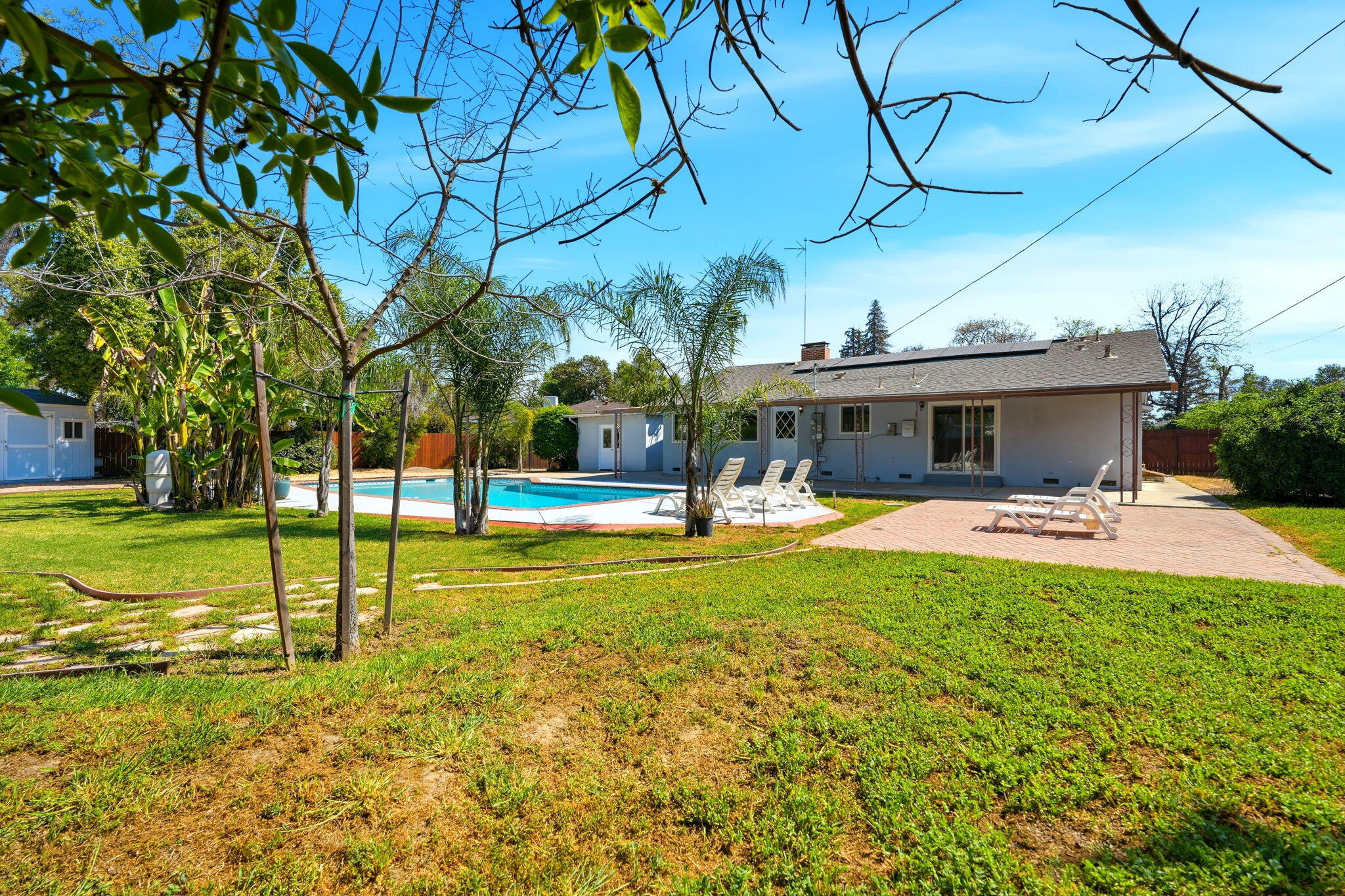 2832 W Sue Ave, Visalia, CA 93277