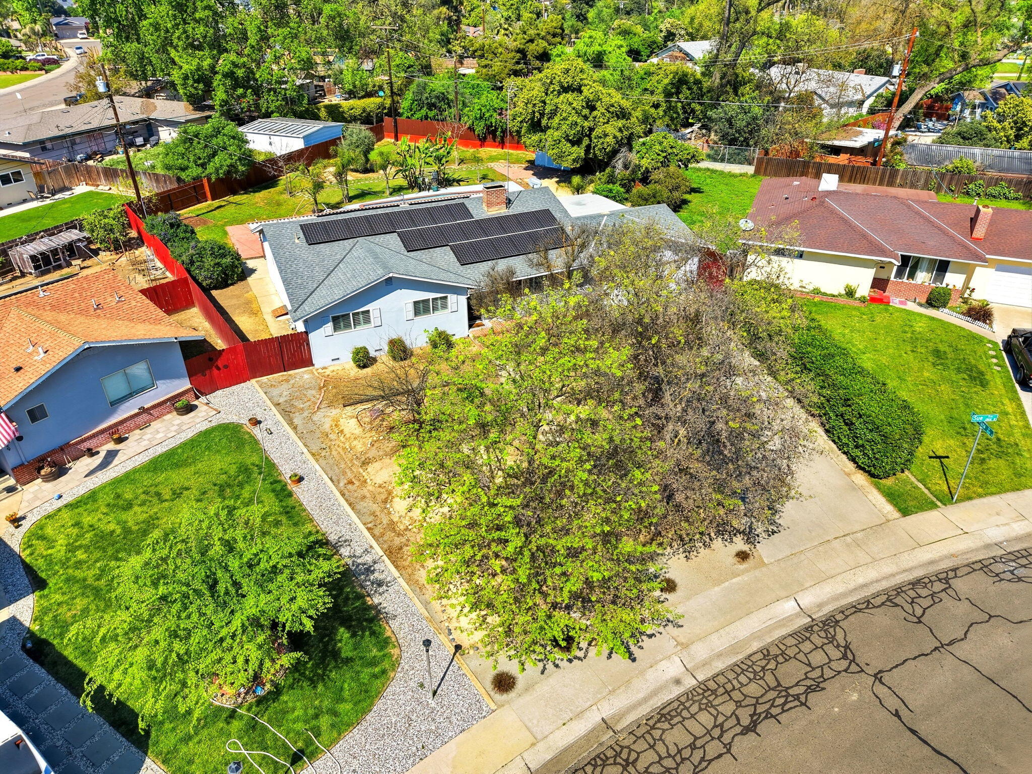 2832 W Sue Ave, Visalia, CA 93277