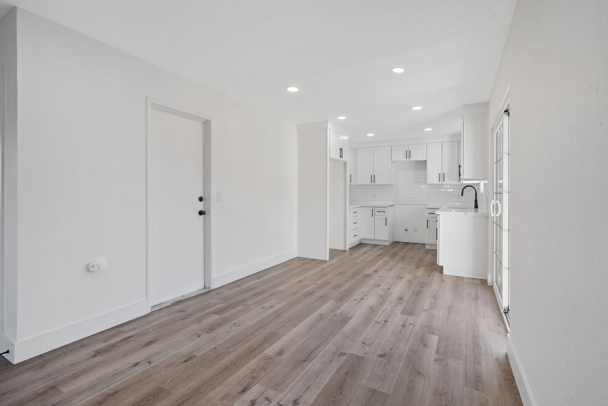 444 E Citrus Dr, Farmersville, CA 93223