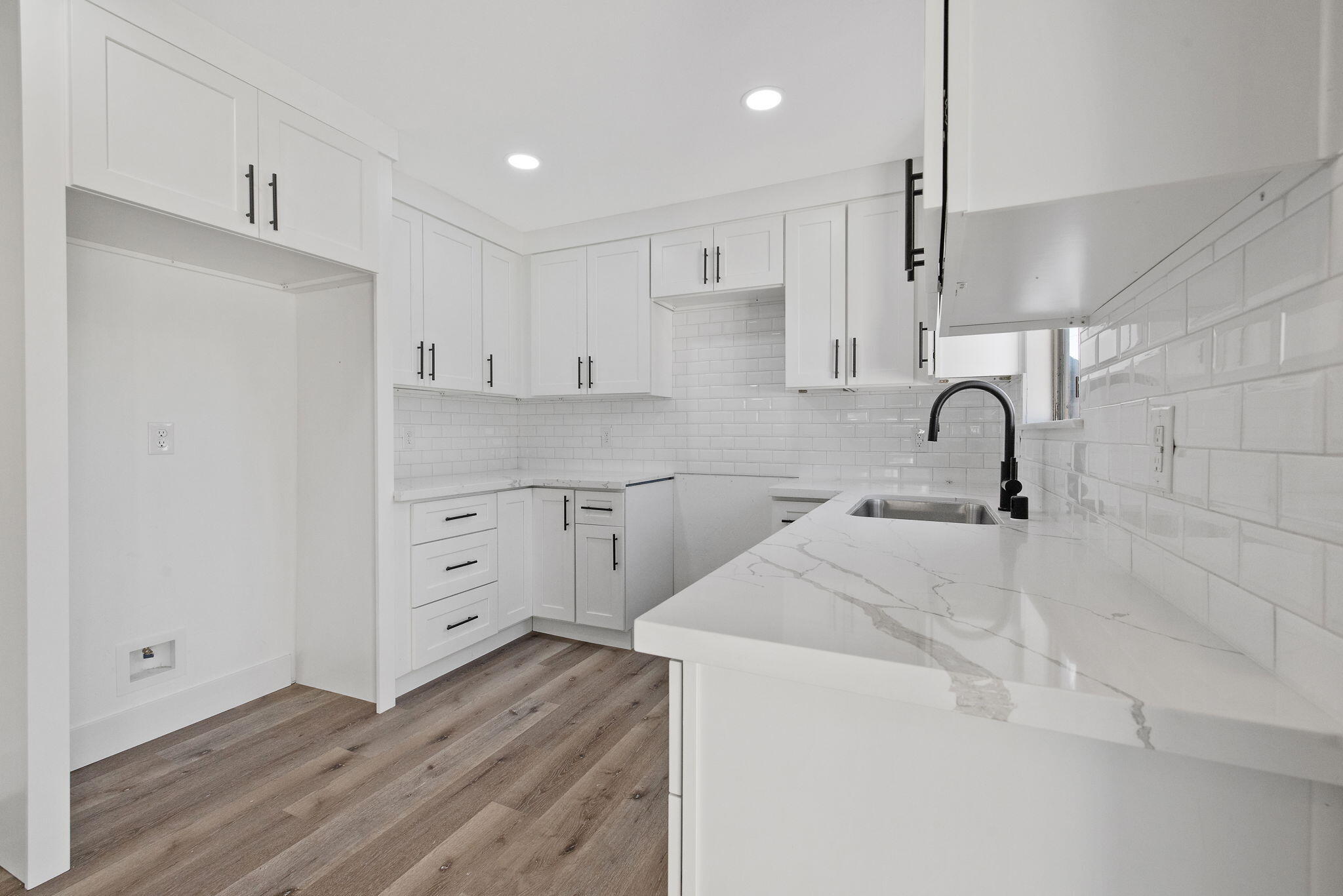 444 E Citrus Dr, Farmersville, CA 93223