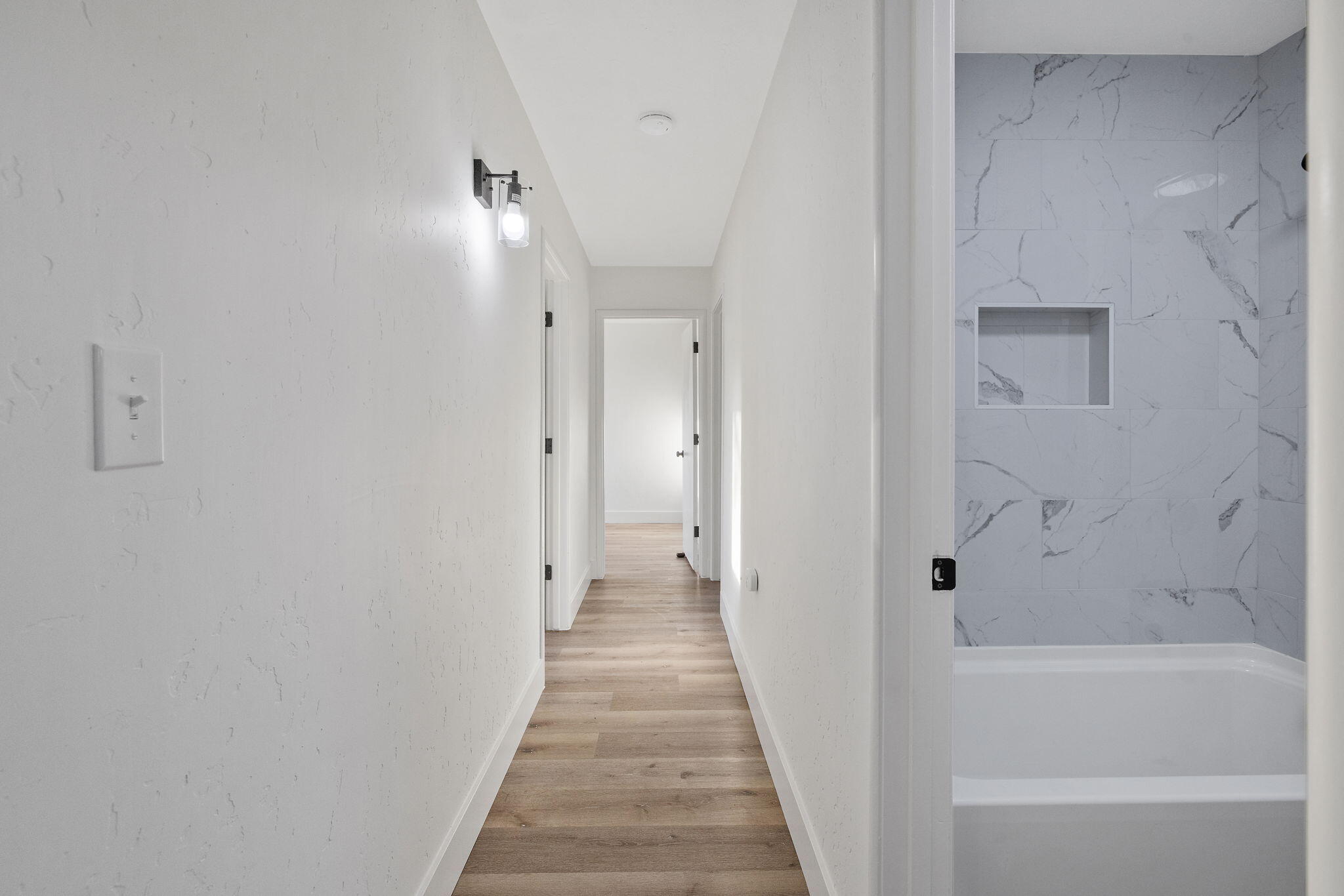 444 E Citrus Dr, Farmersville, CA 93223