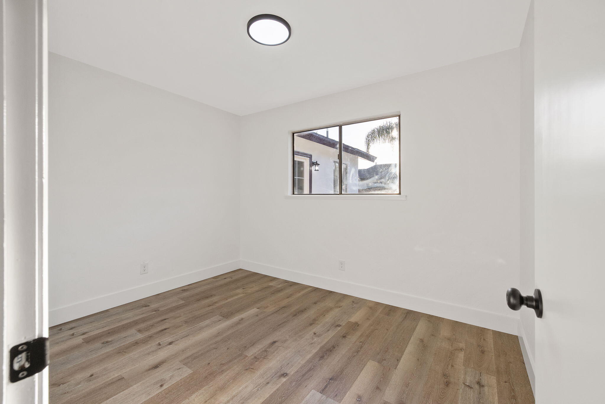 444 E Citrus Dr, Farmersville, CA 93223