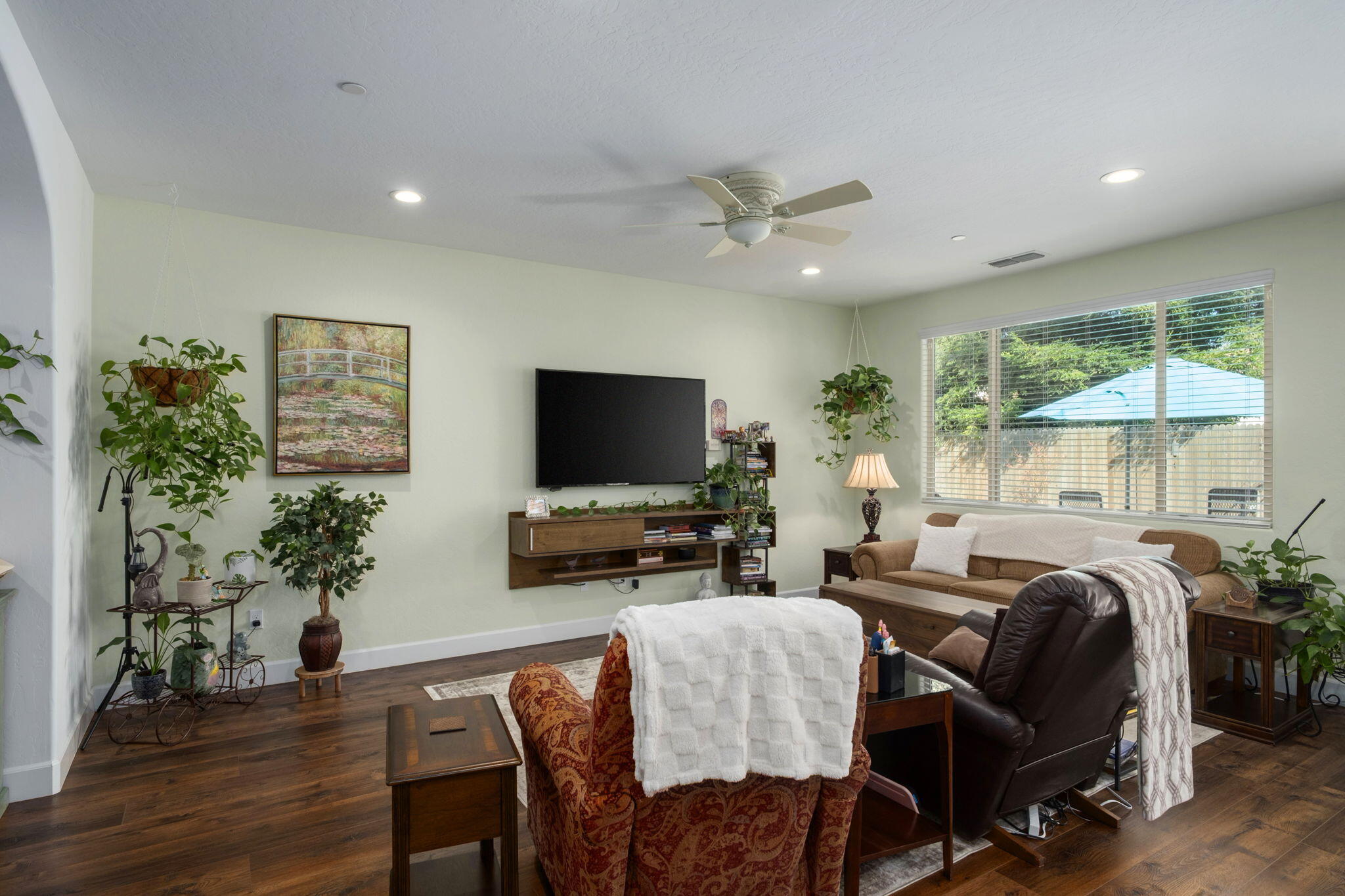 3132 S Kennedy St, Visalia, CA 93292