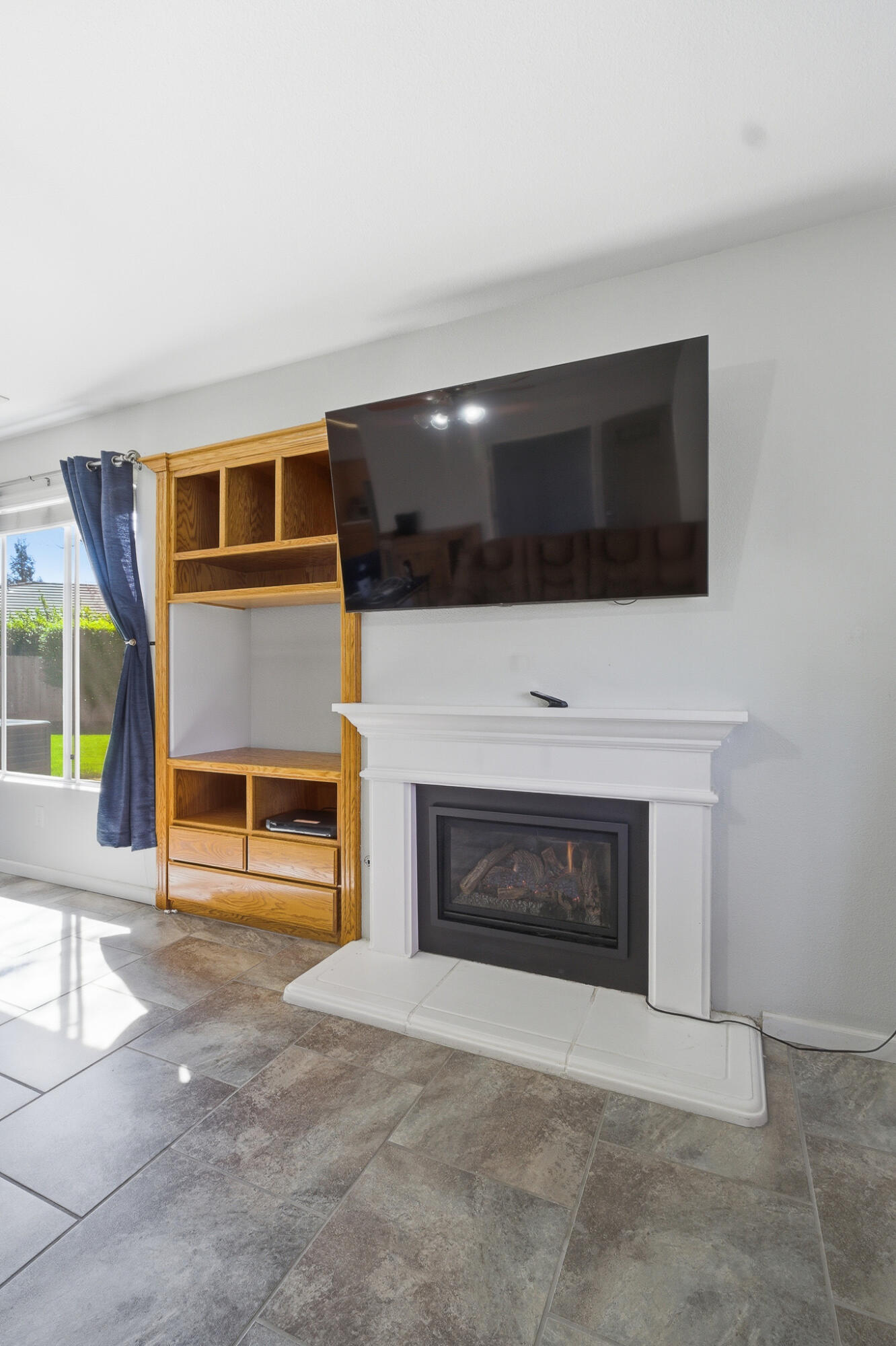 4111 W Redding Ave, Visalia, CA 93277