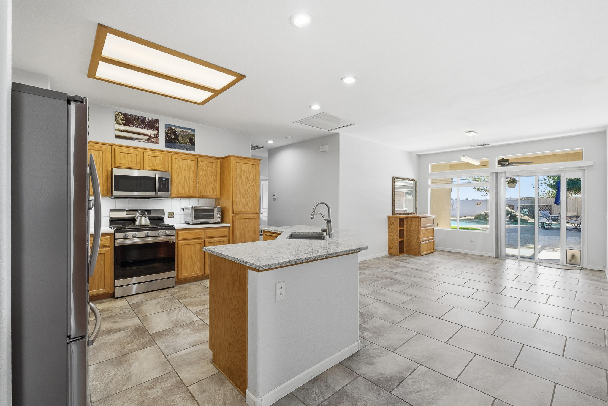 4111 W Redding Ave, Visalia, CA 93277