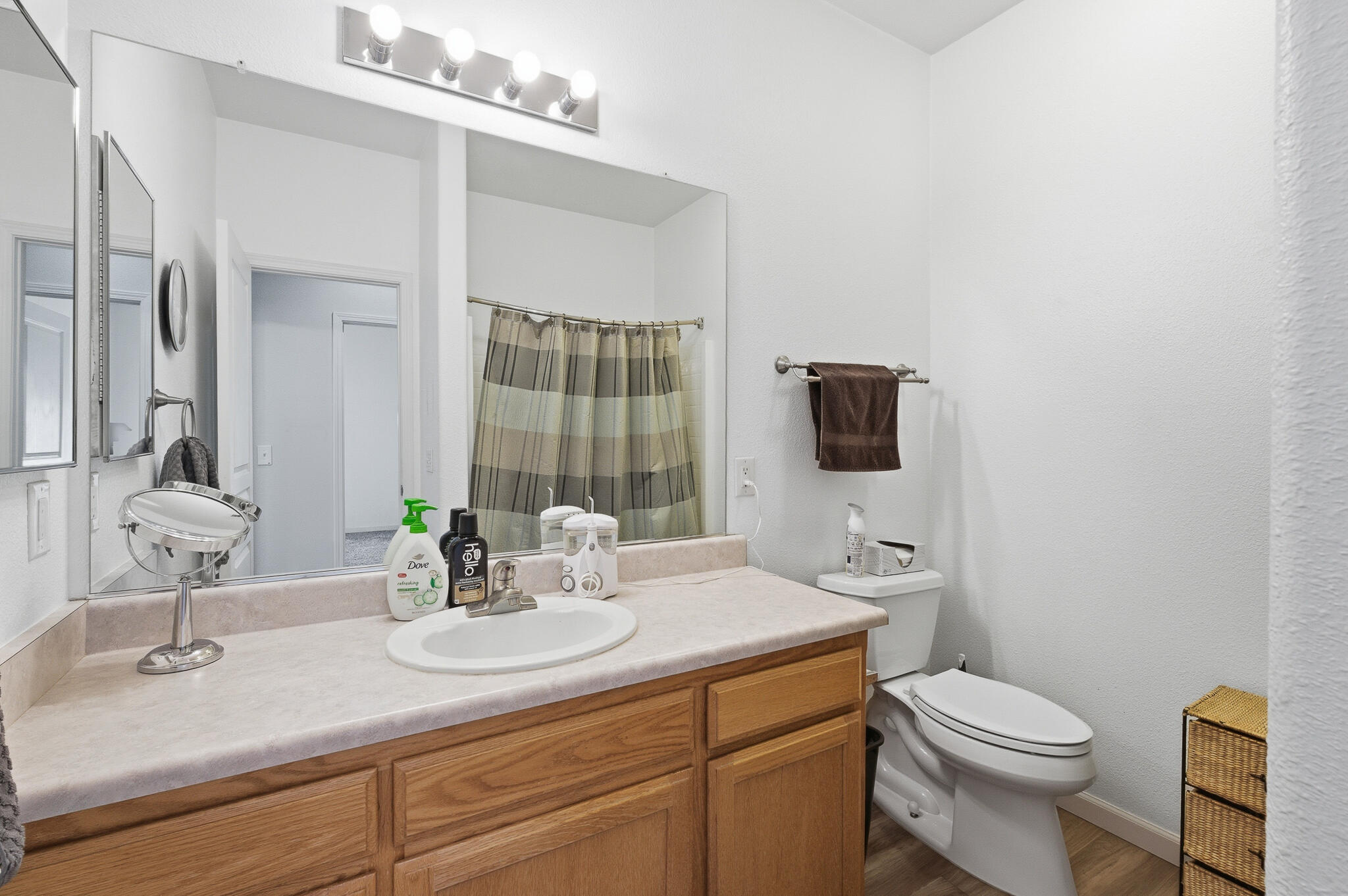 4111 W Redding Ave, Visalia, CA 93277