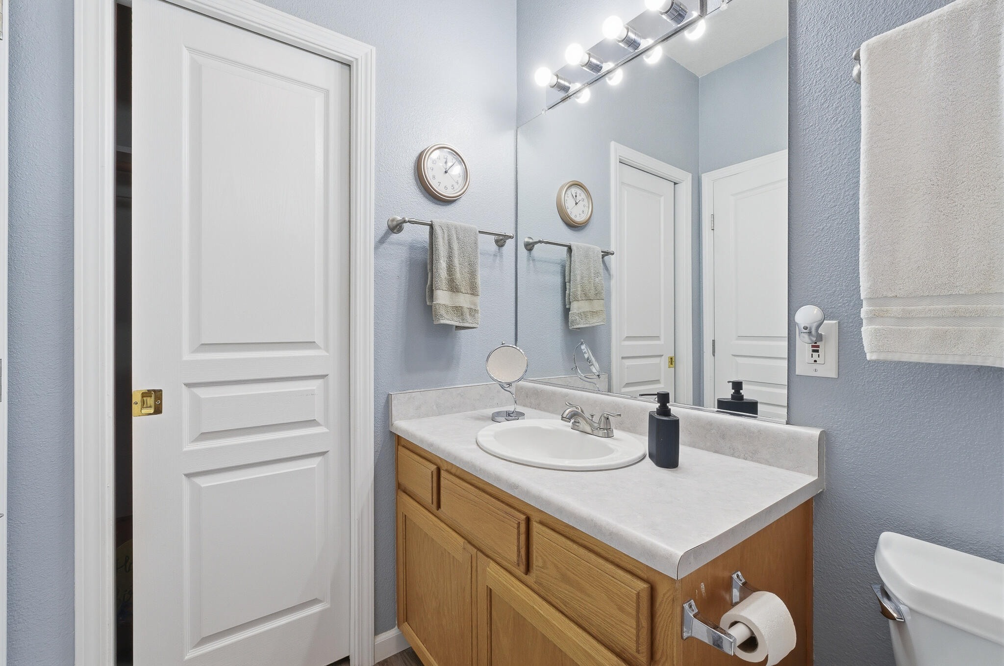 4111 W Redding Ave, Visalia, CA 93277