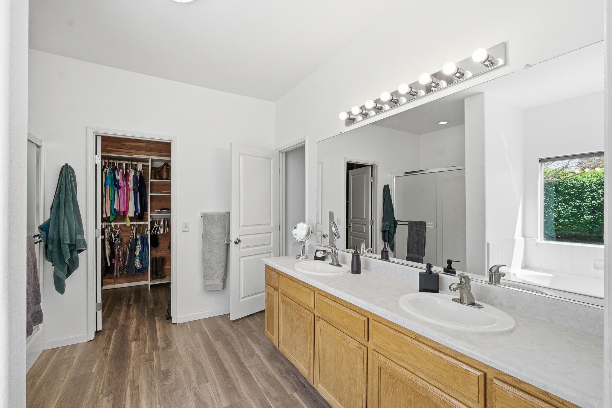 4111 W Redding Ave, Visalia, CA 93277