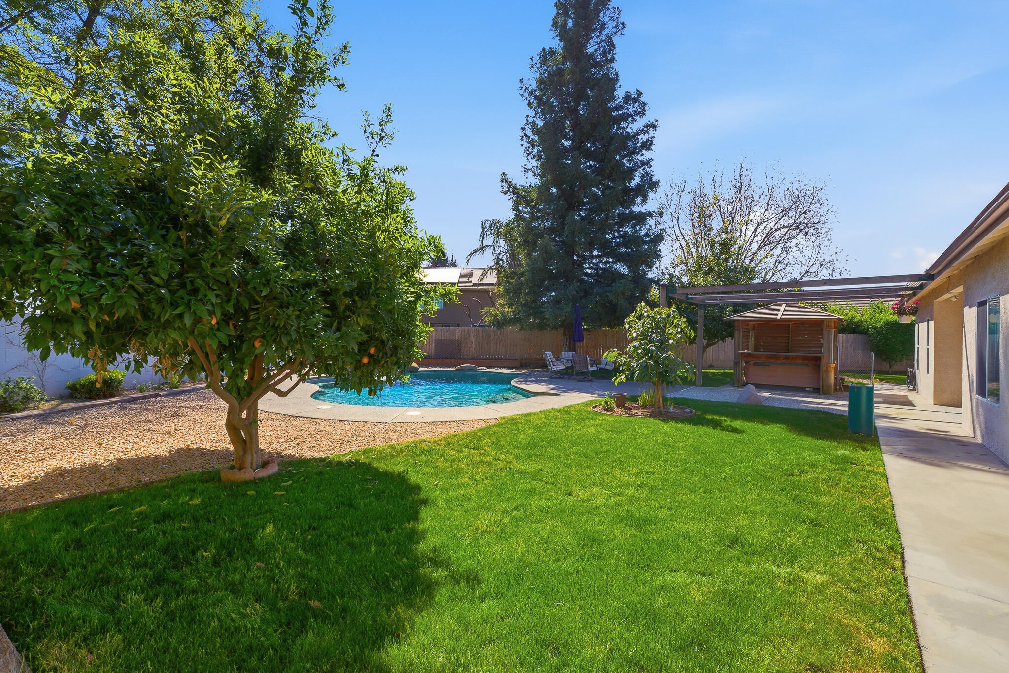 4111 W Redding Ave, Visalia, CA 93277