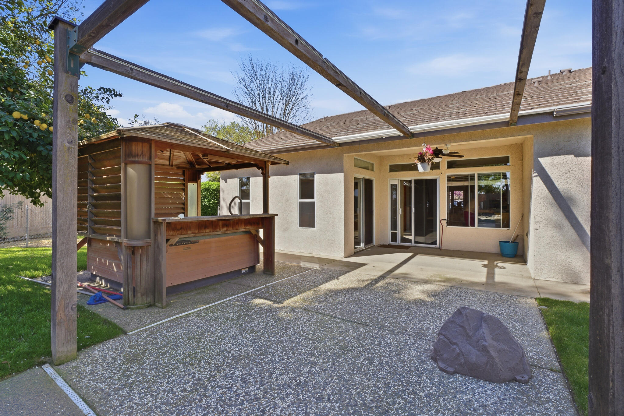 4111 W Redding Ave, Visalia, CA 93277