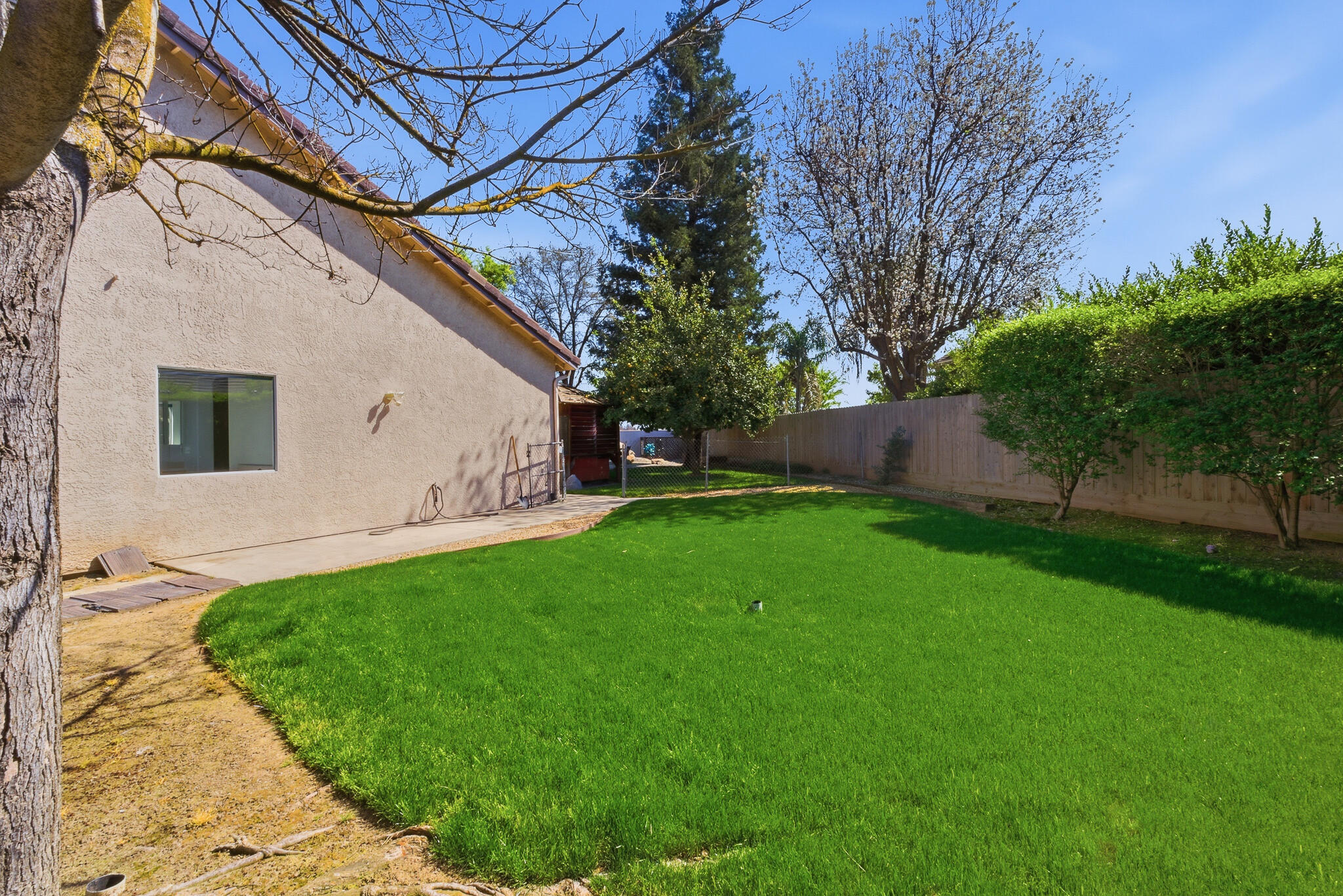 4111 W Redding Ave, Visalia, CA 93277