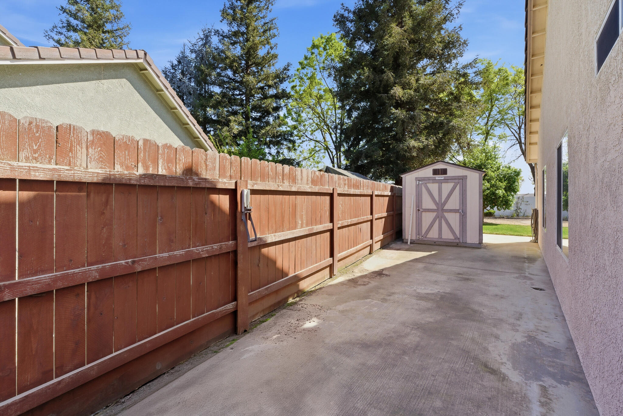 4111 W Redding Ave, Visalia, CA 93277