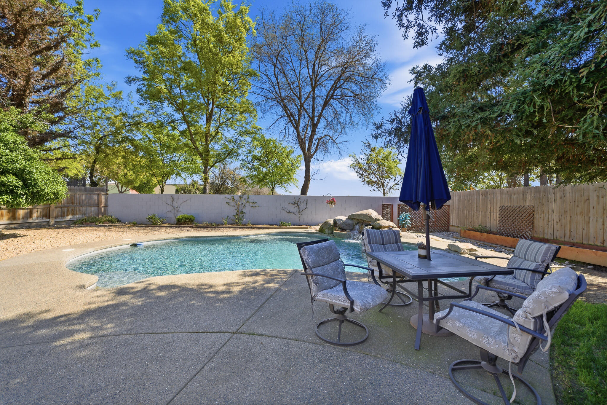 4111 W Redding Ave, Visalia, CA 93277