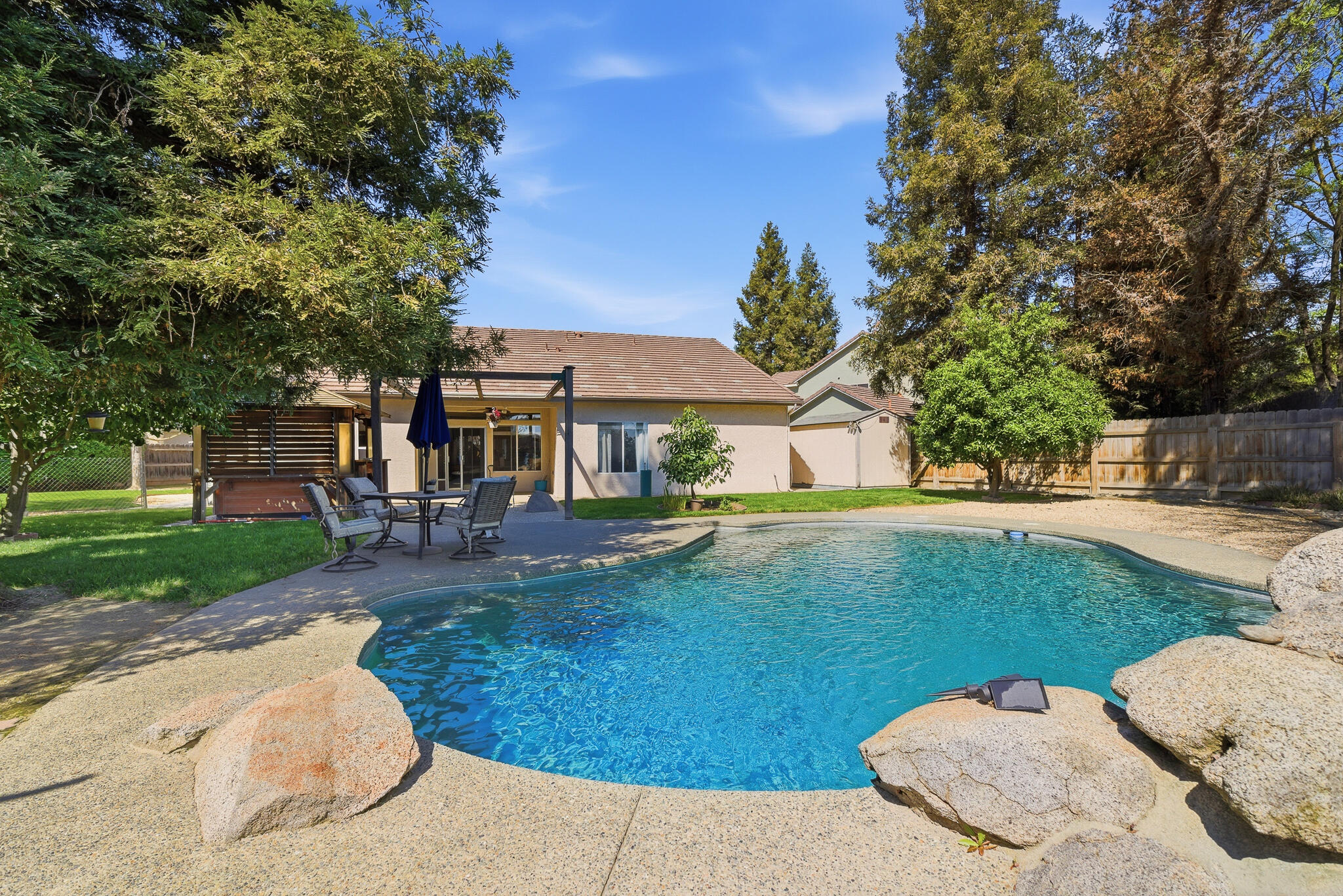 4111 W Redding Ave, Visalia, CA 93277