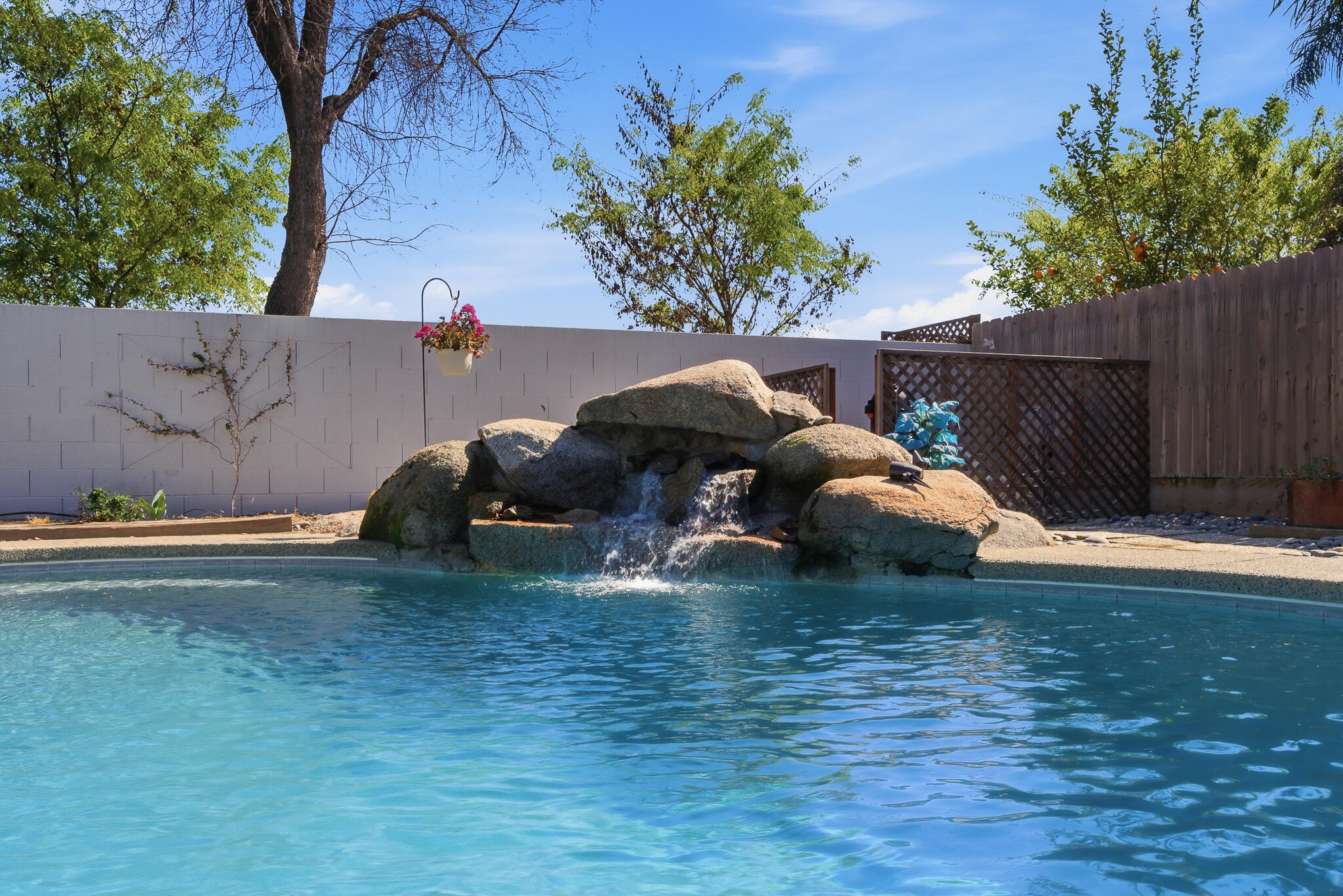 4111 W Redding Ave, Visalia, CA 93277