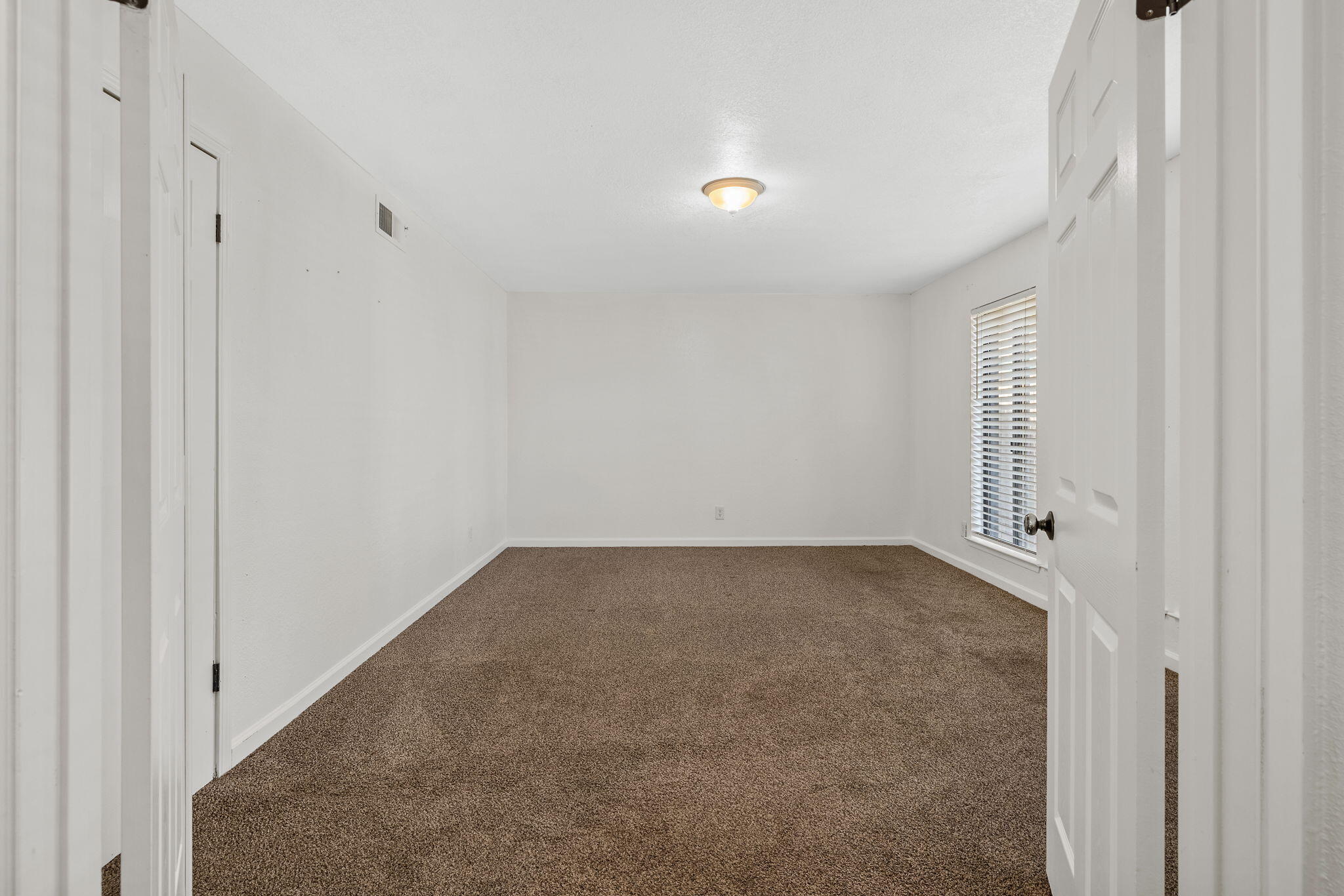 2125 Holt Ave, Sanger, CA 93657