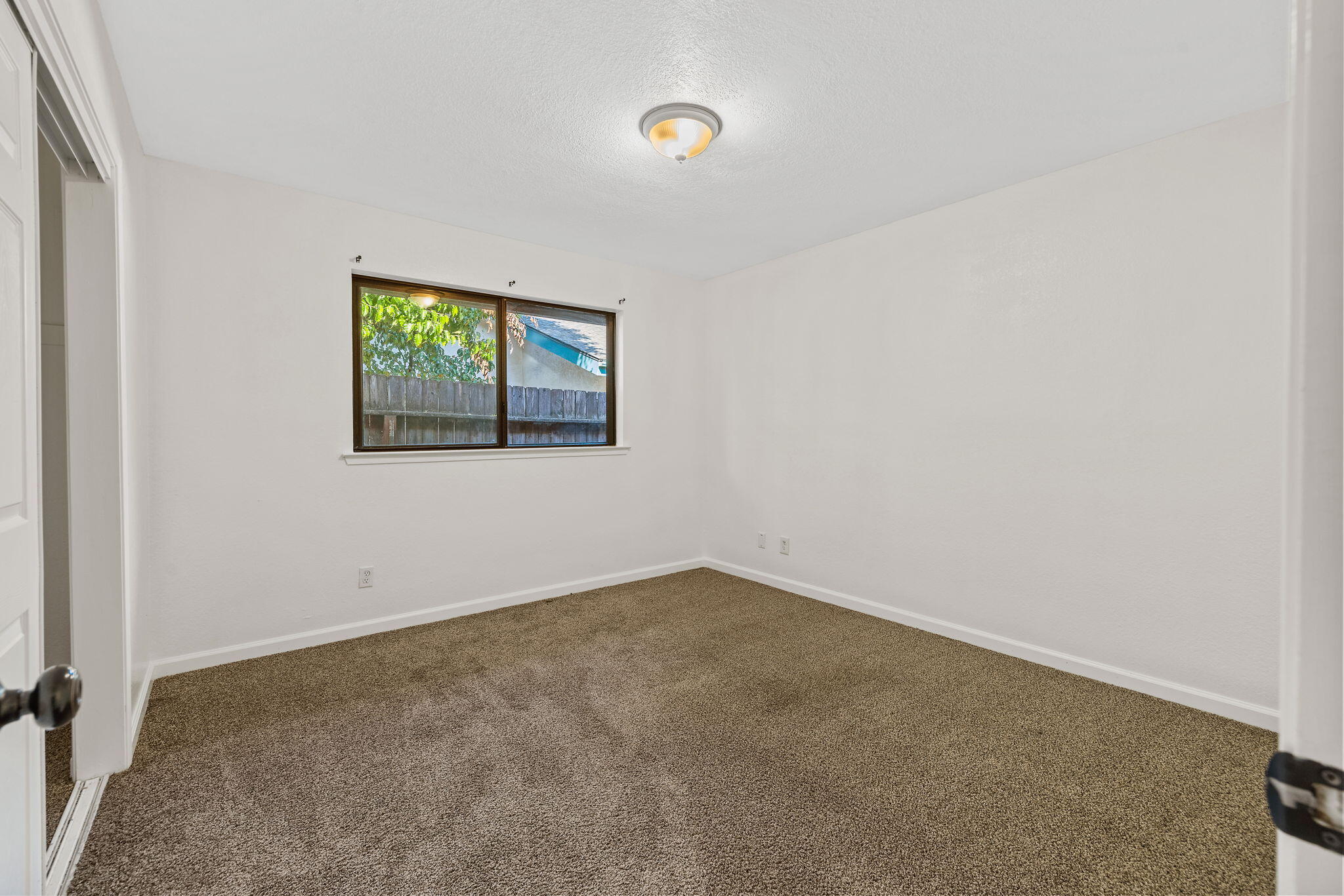 2125 Holt Ave, Sanger, CA 93657