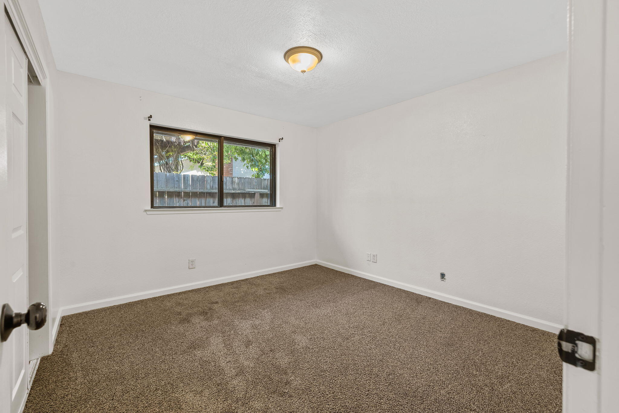 2125 Holt Ave, Sanger, CA 93657