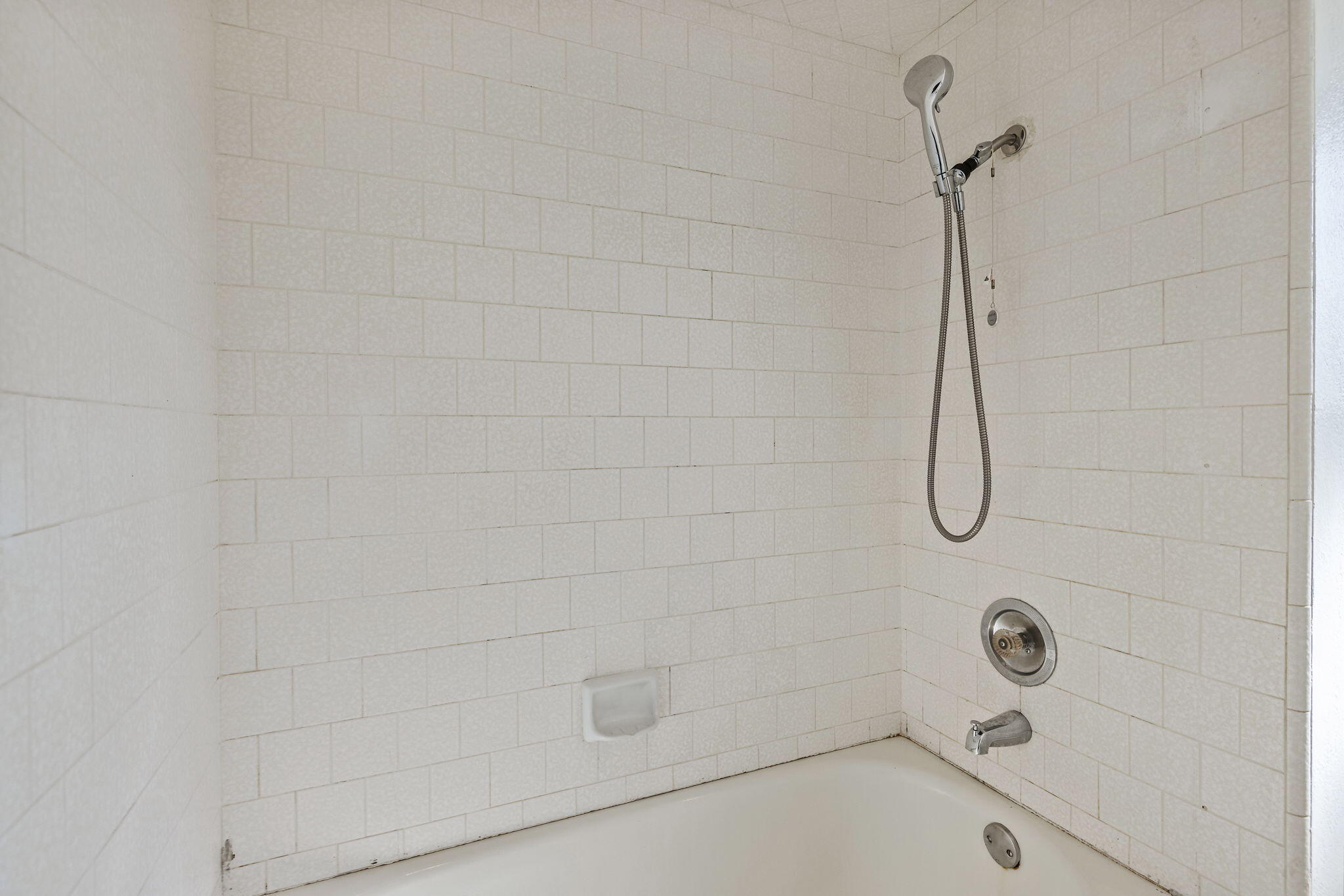 2125 Holt Ave, Sanger, CA 93657