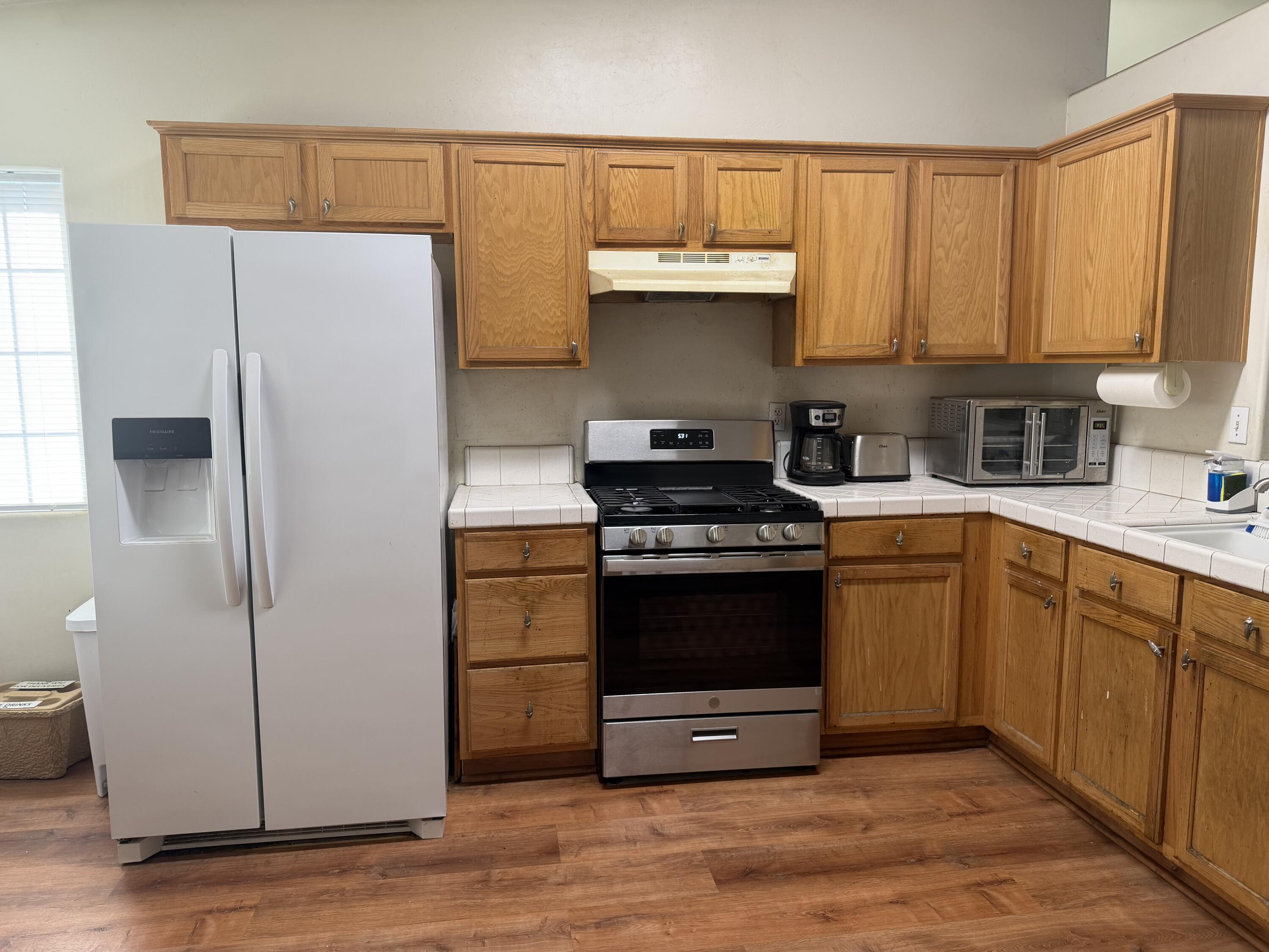 1364 W Date Ave, Porterville, CA 93257