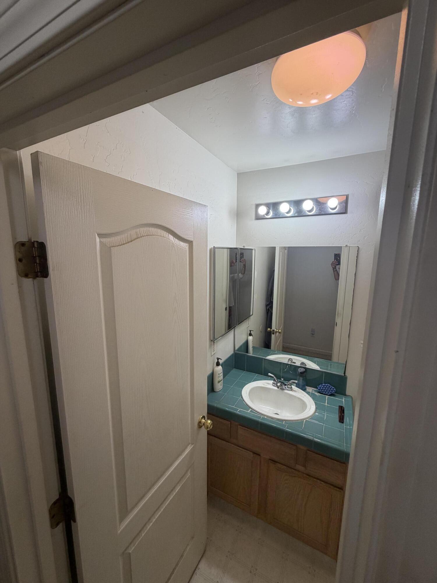 1364 W Date Ave, Porterville, CA 93257