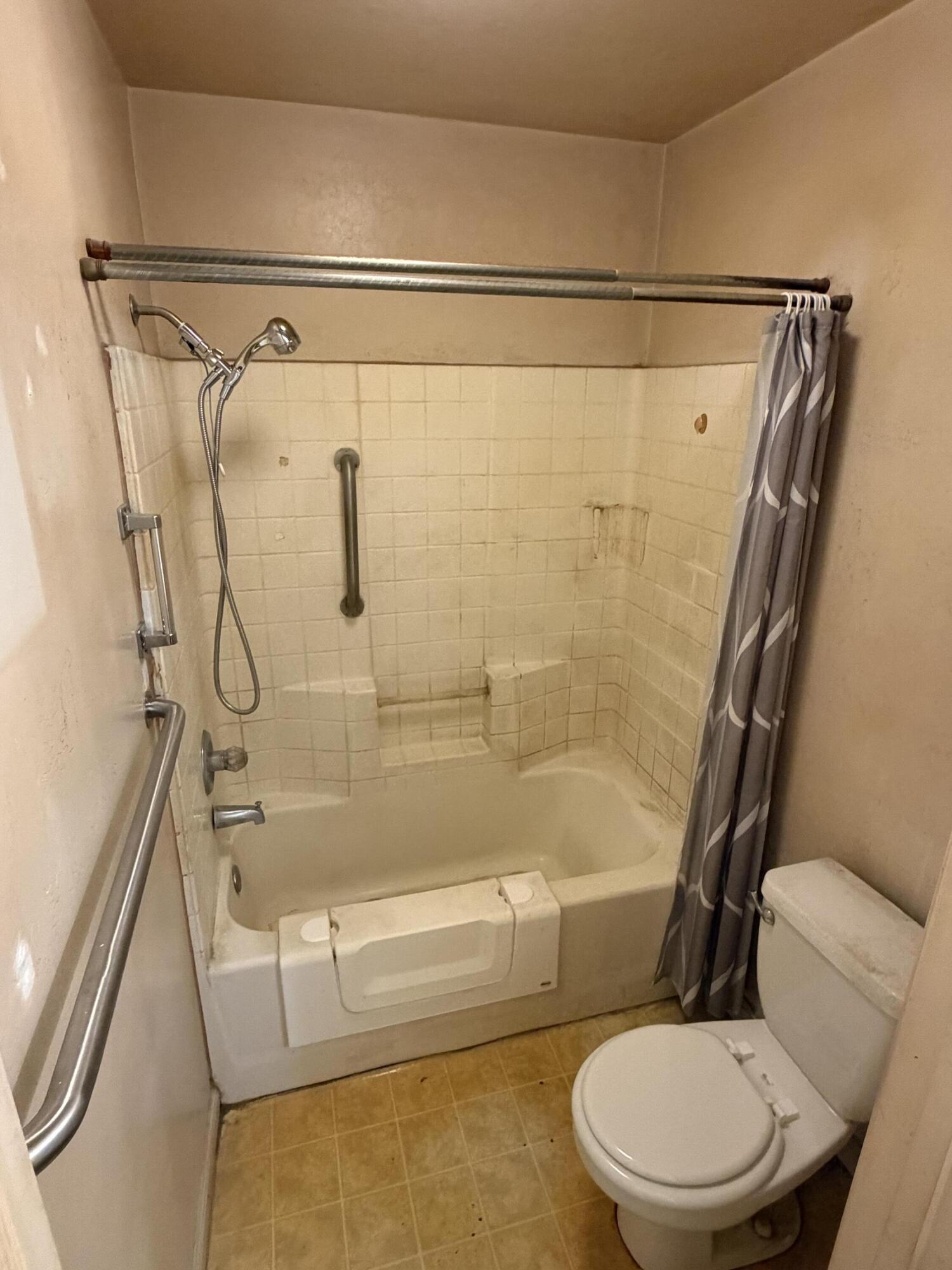 1364 W Date Ave, Porterville, CA 93257